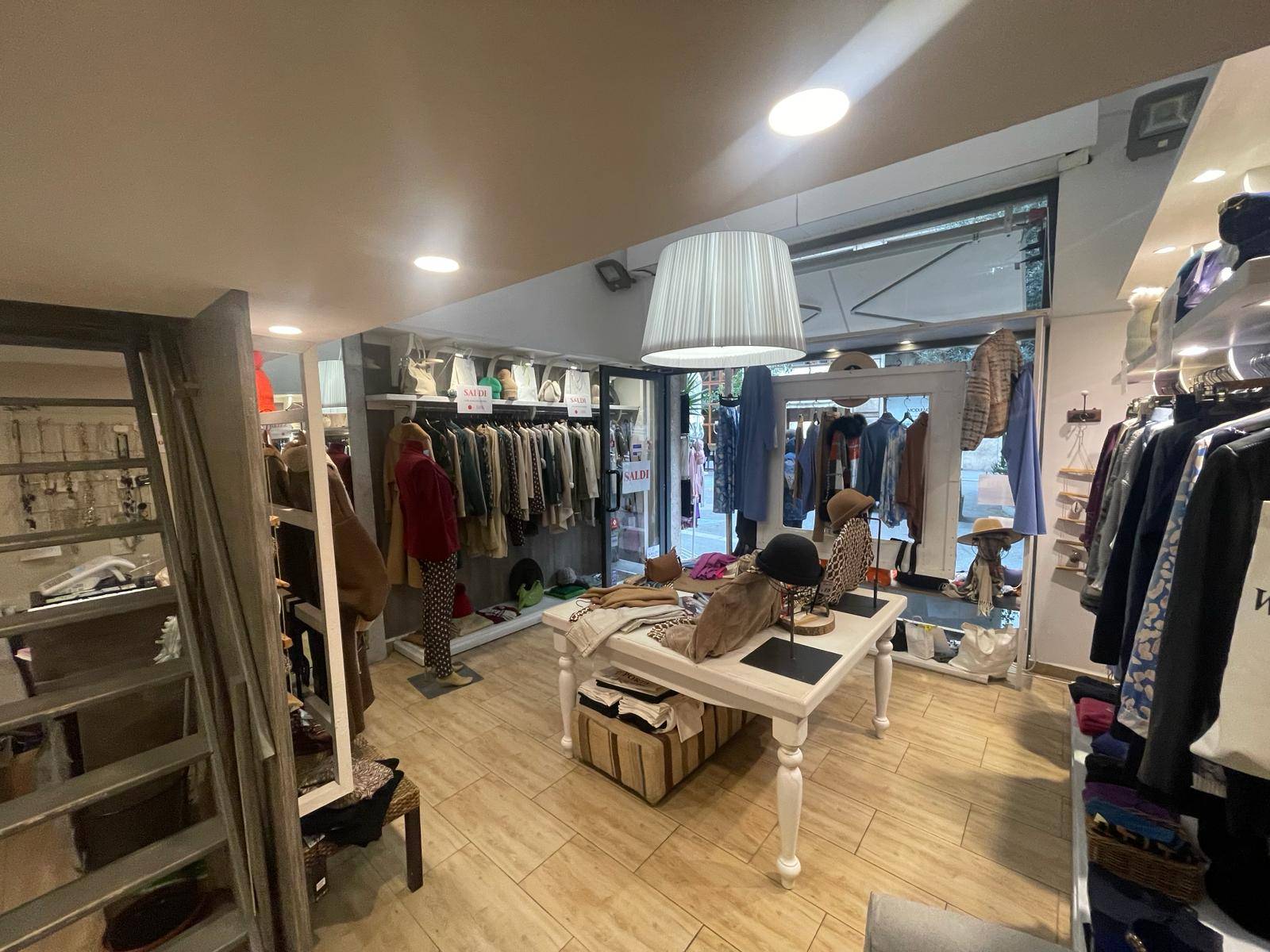 Locale commerciale in vendita a Genova, Centro