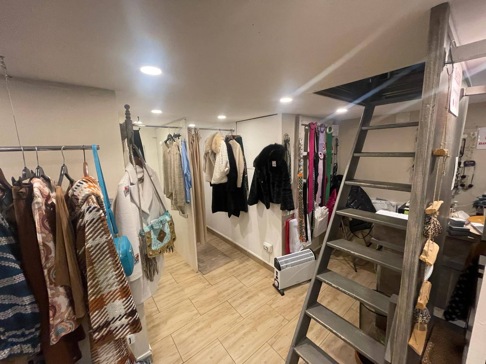 Locale commerciale in vendita a Genova, Centro