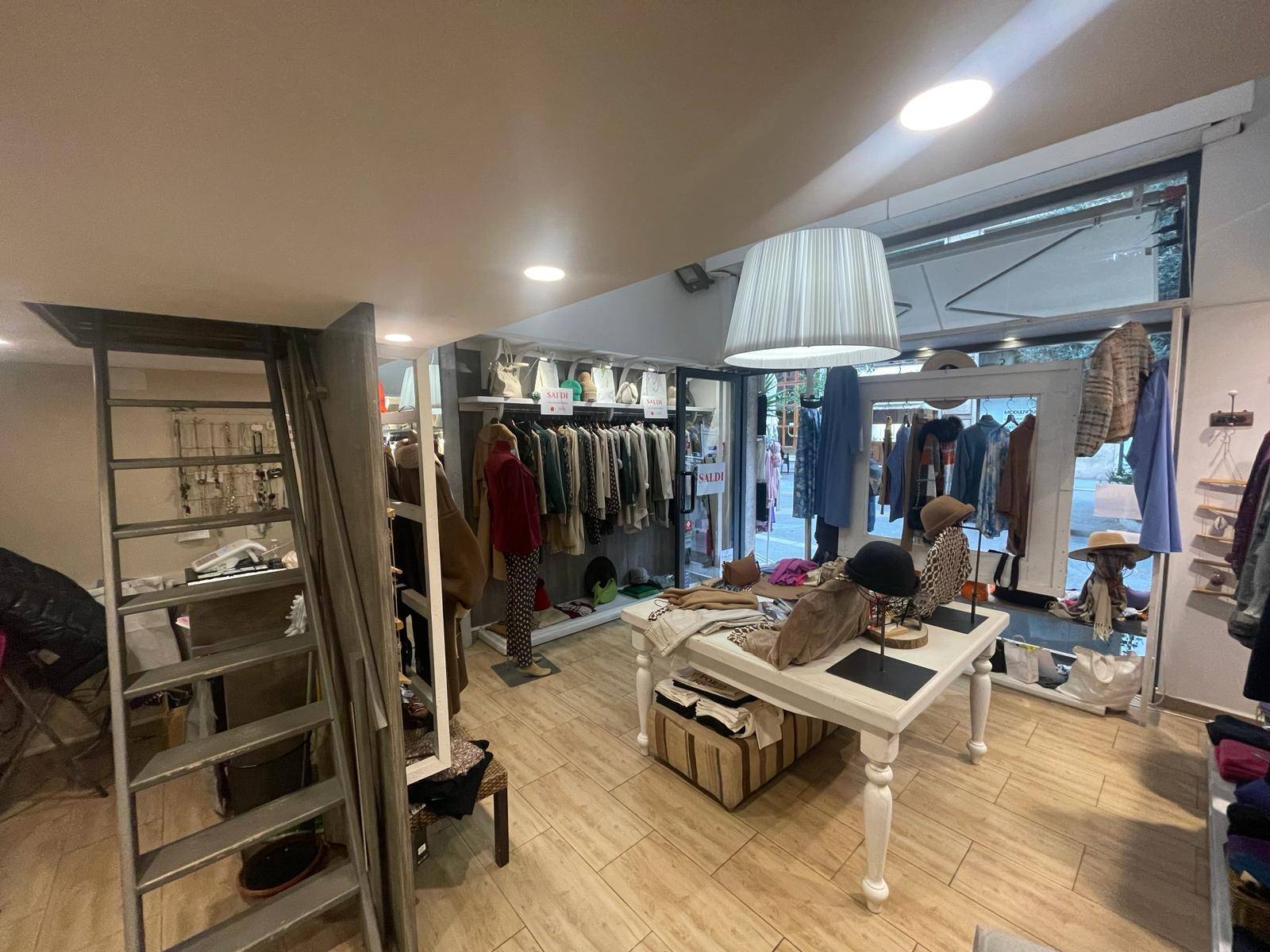 Locale commerciale in vendita a Genova, Centro