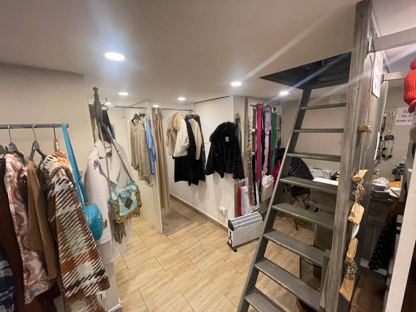 Locale commerciale in vendita a Genova, Centro