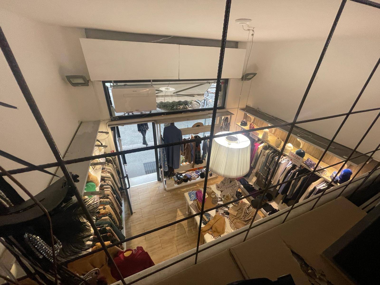 Locale commerciale in vendita a Genova, Centro