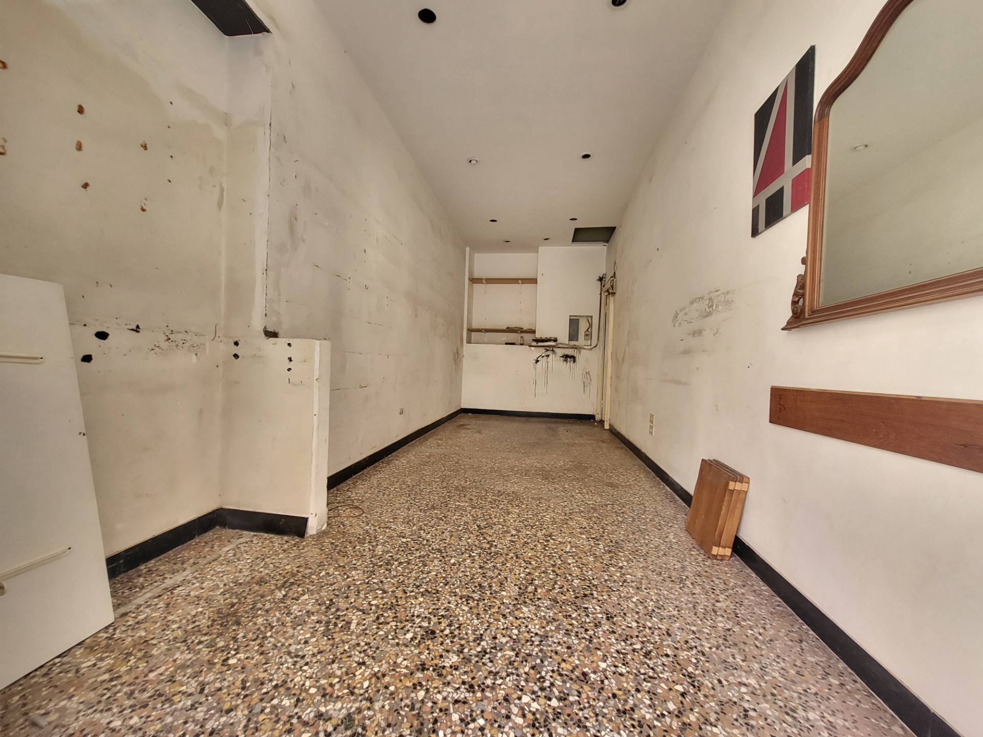 Locale commerciale in affitto a Genova, San Fruttuoso