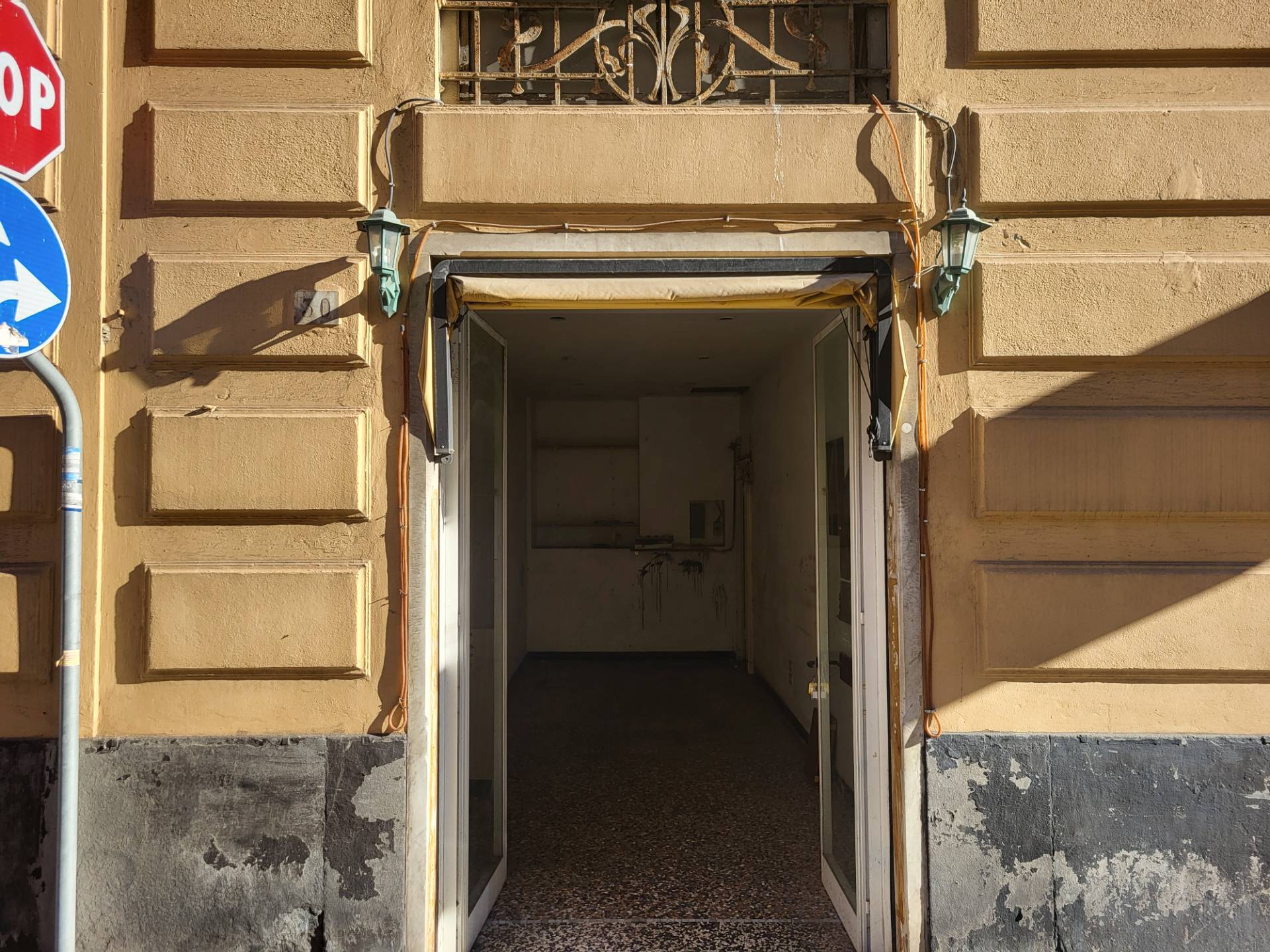 Locale commerciale in affitto a Genova, San Fruttuoso