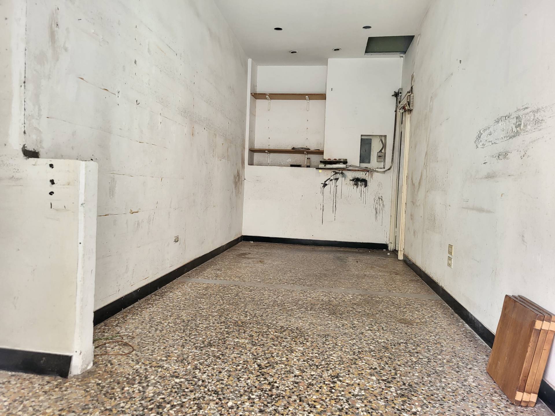 Locale commerciale in affitto a Genova, San Fruttuoso