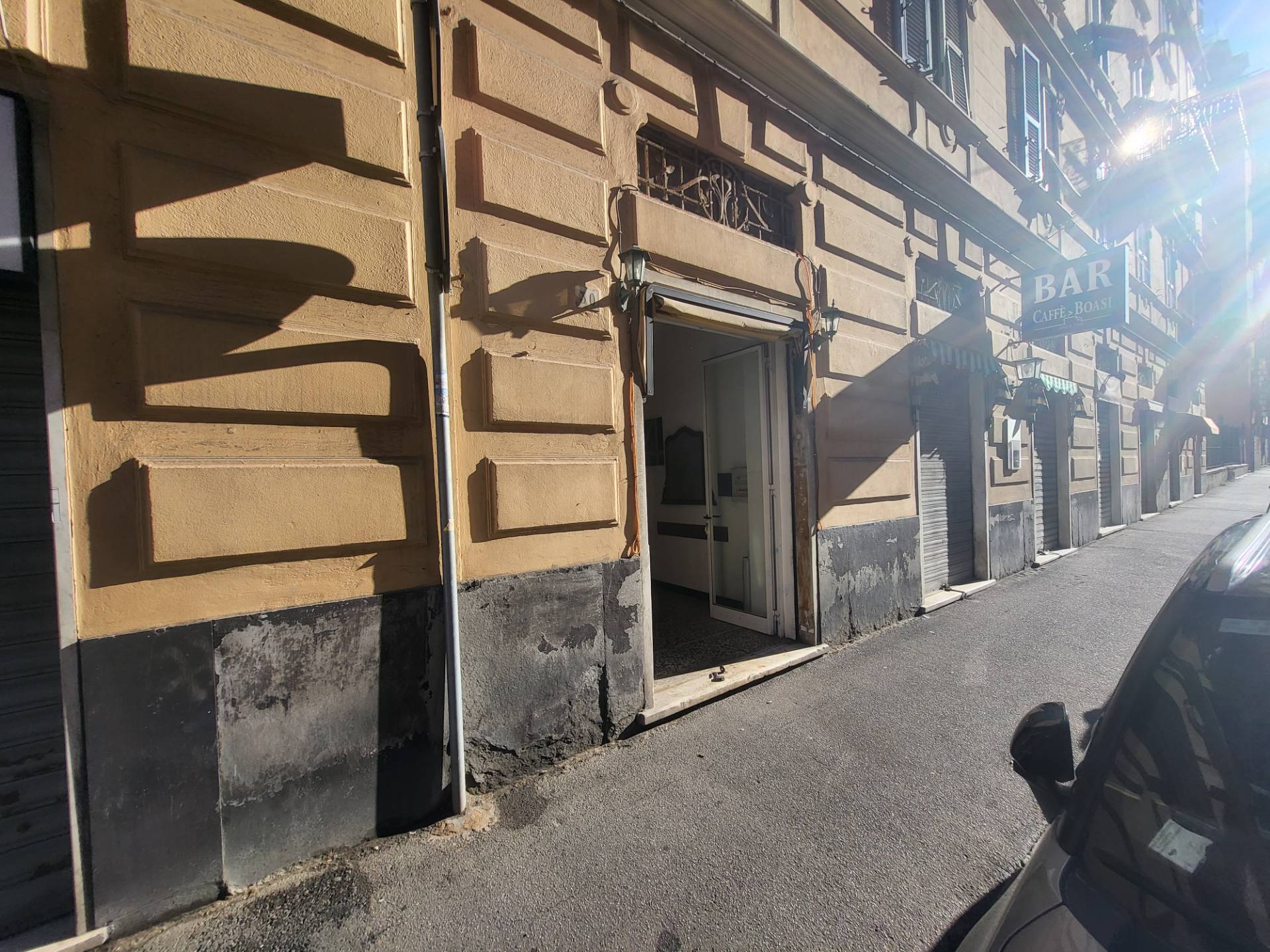 Locale commerciale in affitto a Genova, San Fruttuoso