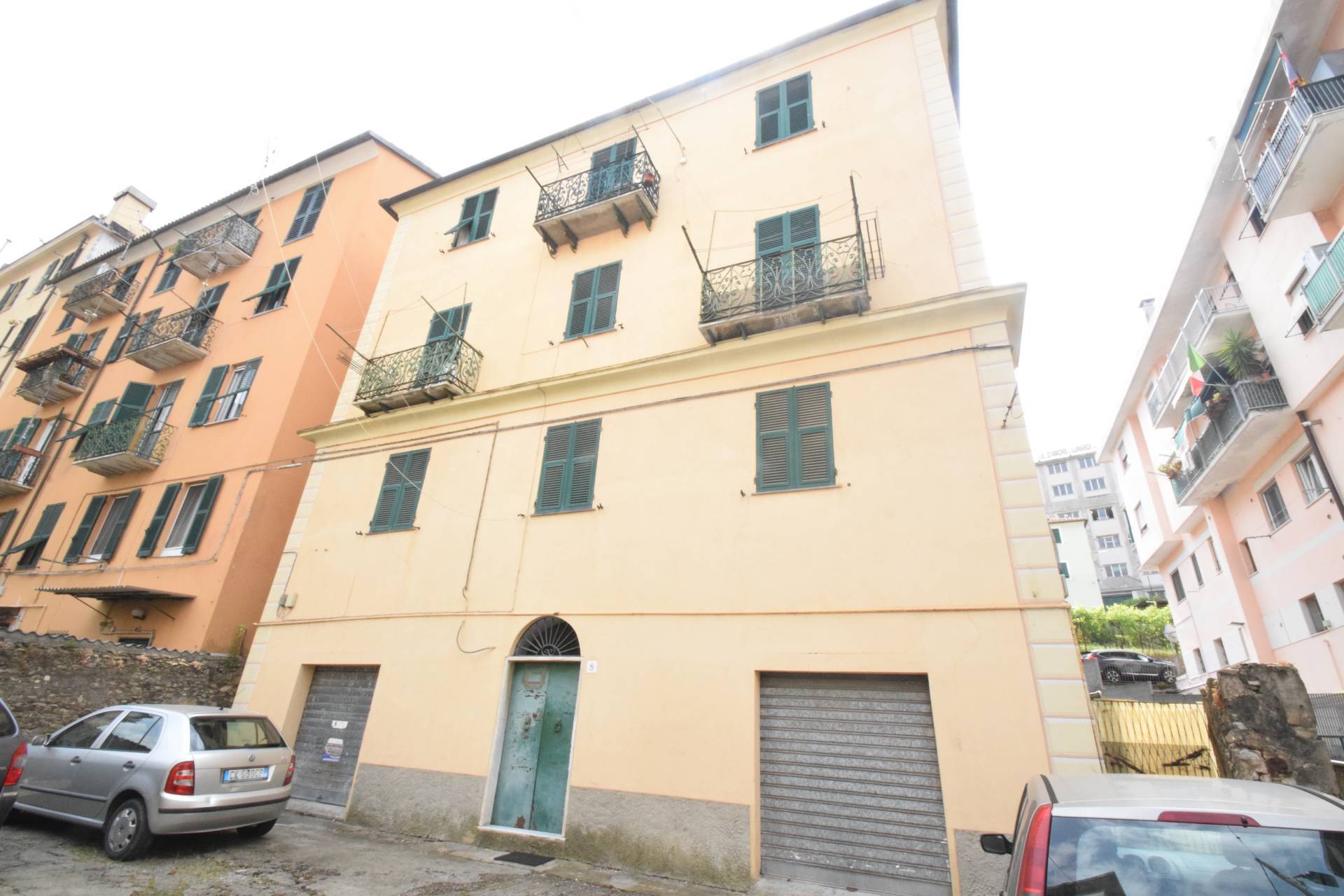 Palazzo intero stabile in vendita a Genova, Molassana