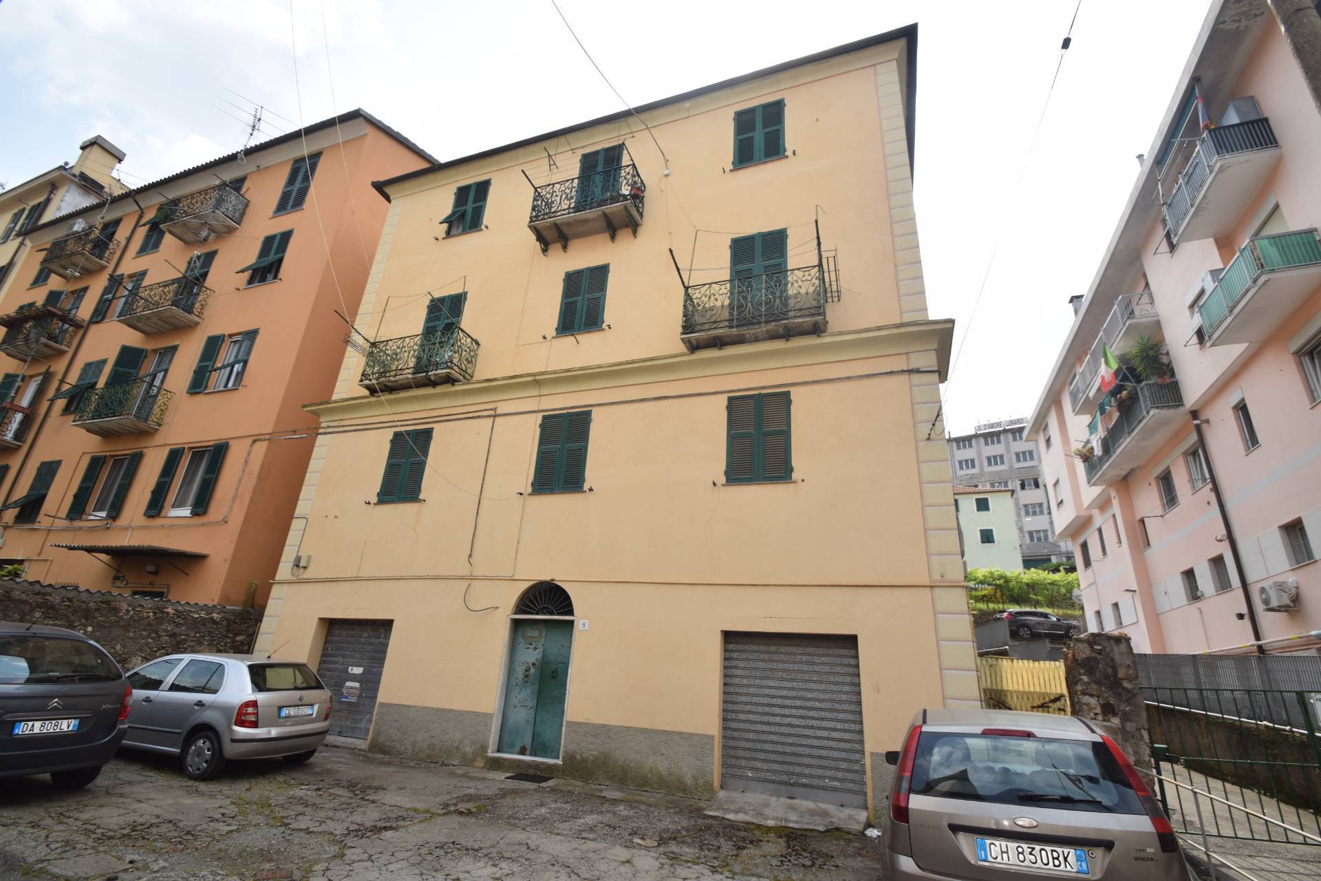 Palazzo intero stabile in vendita a Genova, Molassana