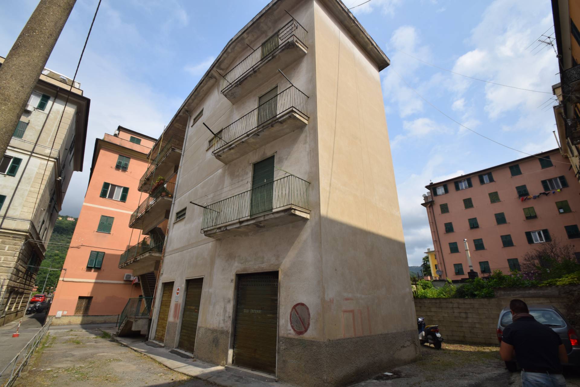 Palazzo intero stabile in vendita a Genova, Molassana
