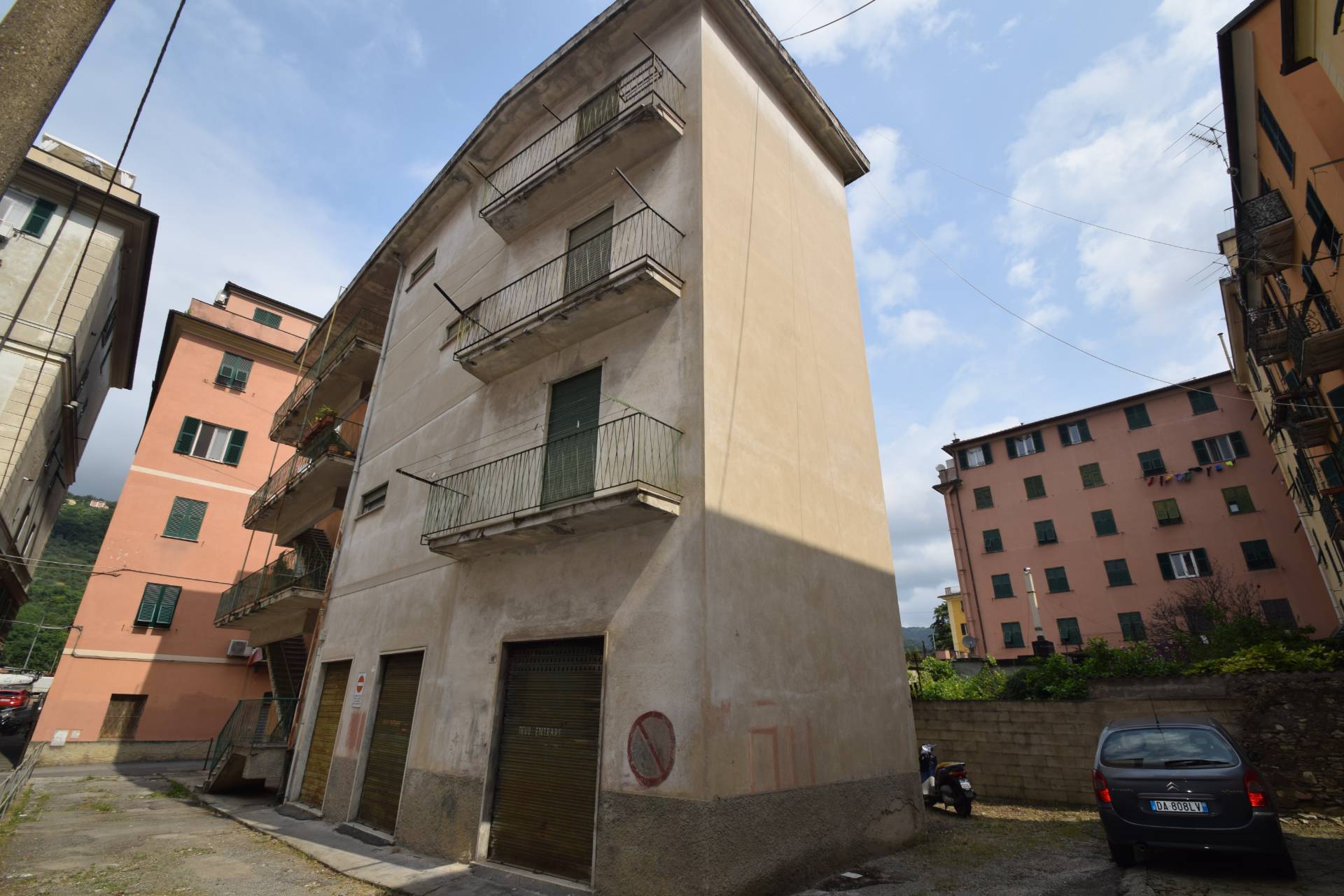 Palazzo intero stabile in vendita a Genova, Molassana