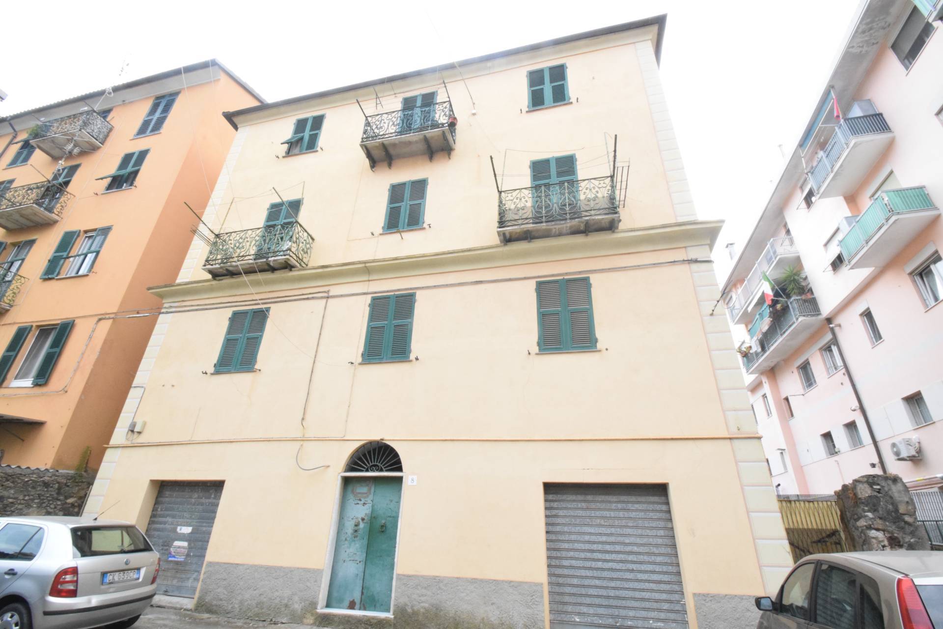 Palazzo intero stabile in vendita a Genova, Molassana
