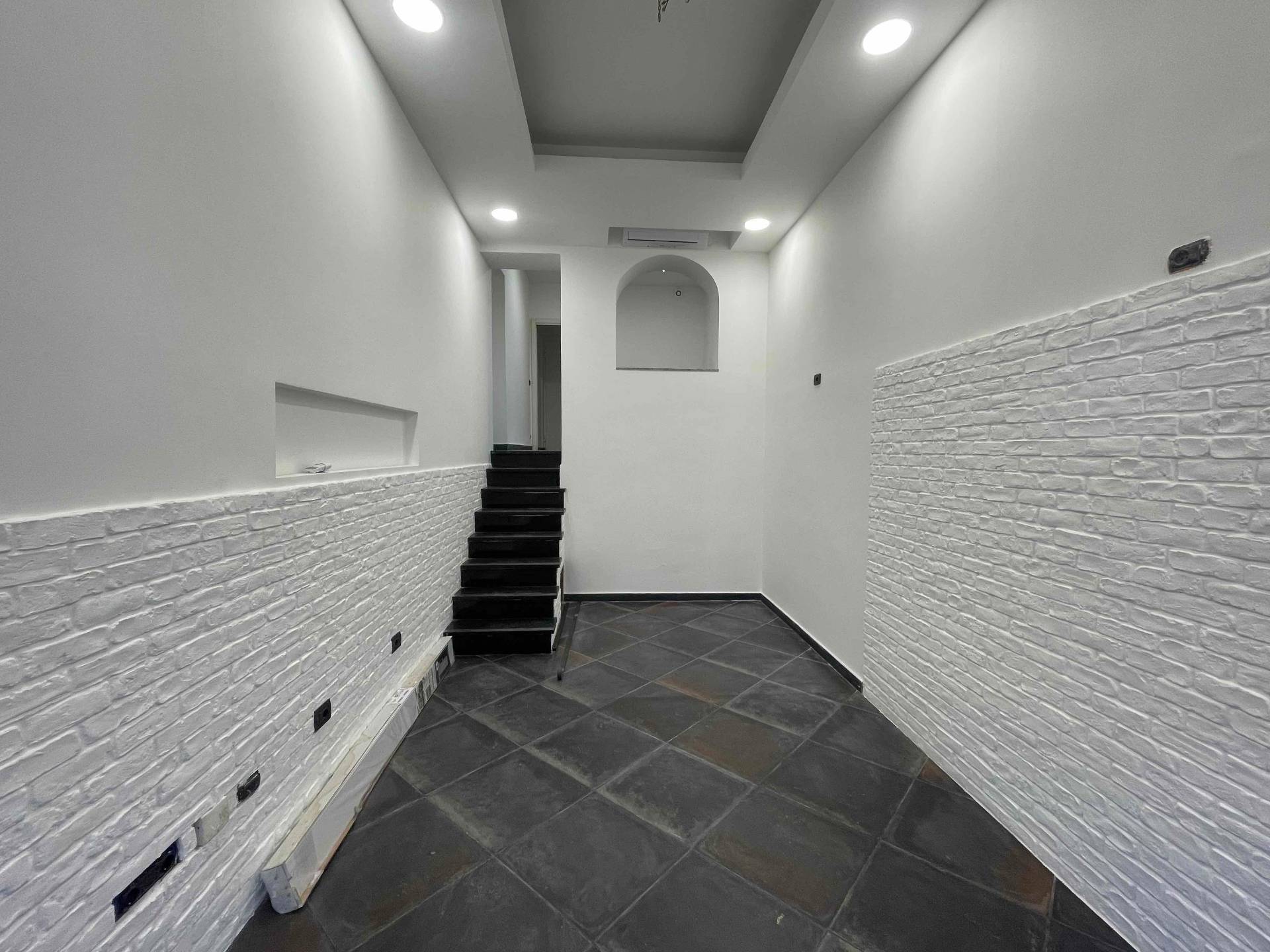 Negozio in vendita a Genova, San Fruttuoso