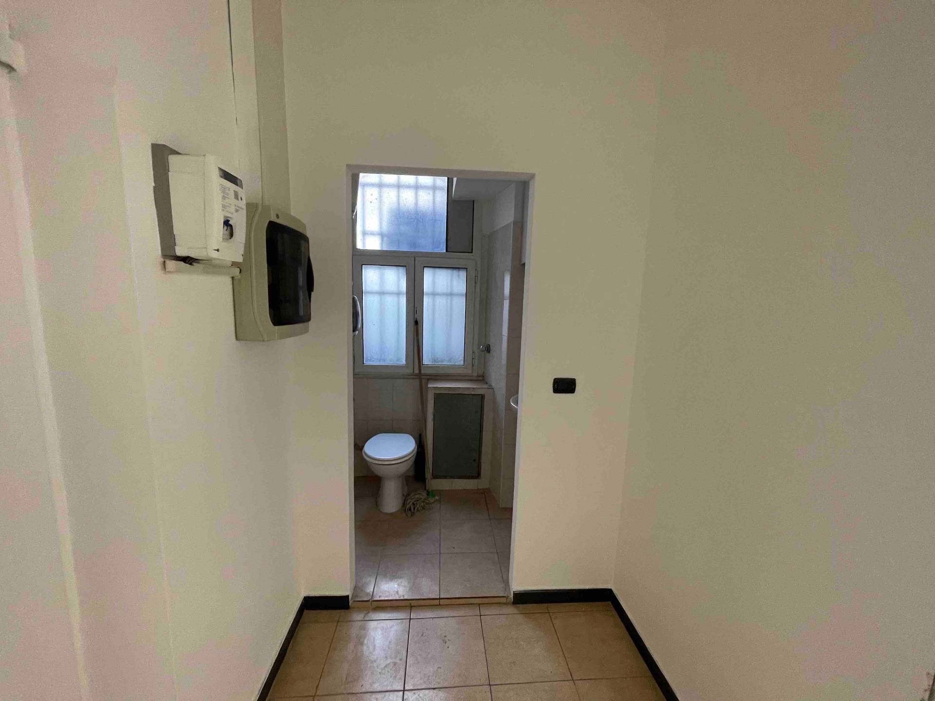 Negozio in vendita a Genova, San Fruttuoso