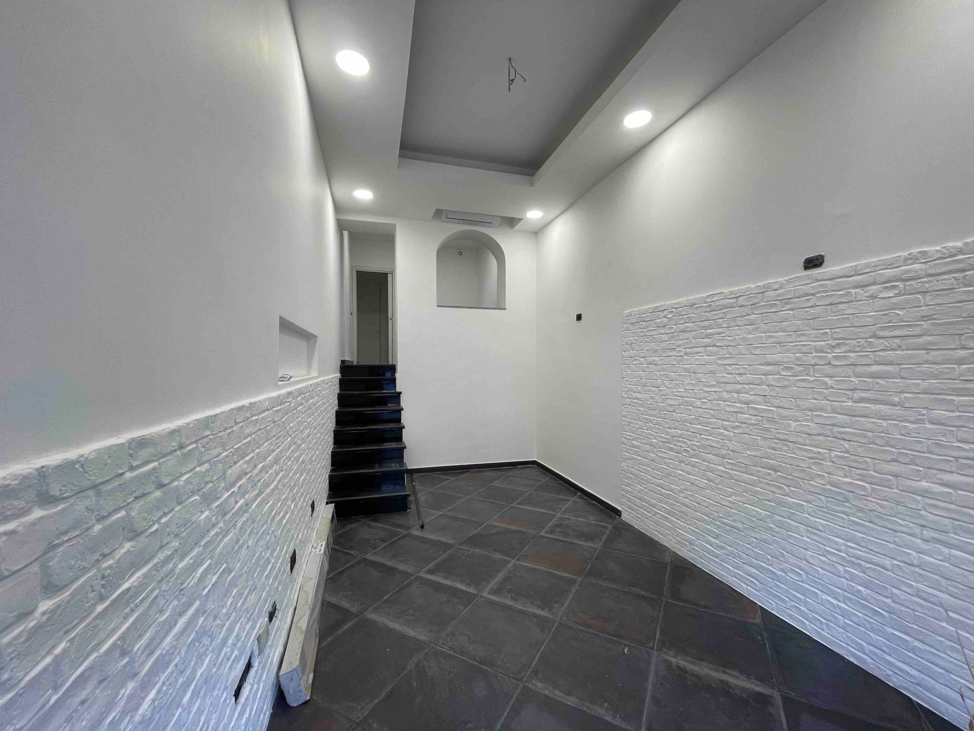 Negozio in vendita a Genova, San Fruttuoso