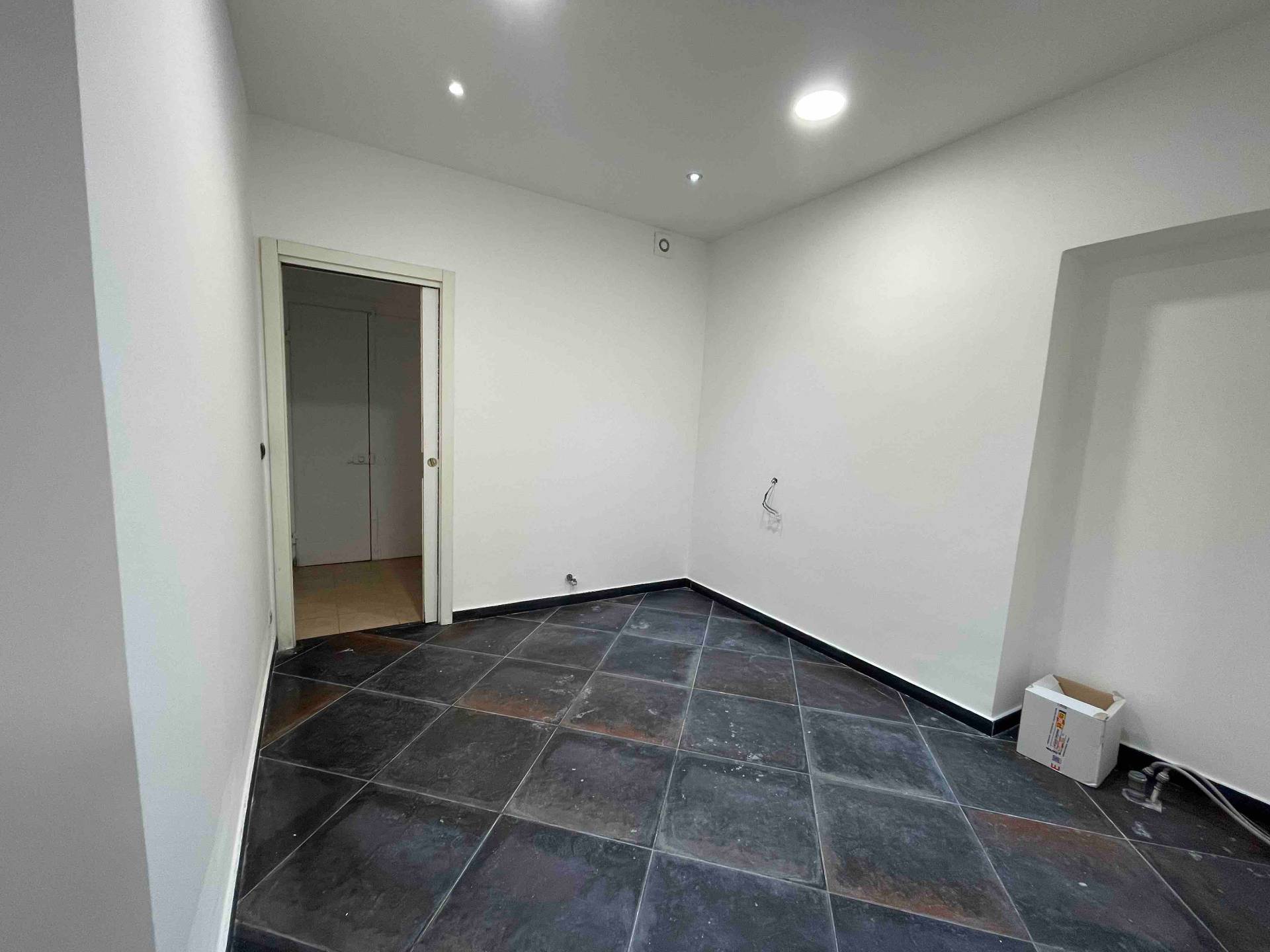 Negozio in vendita a Genova, San Fruttuoso