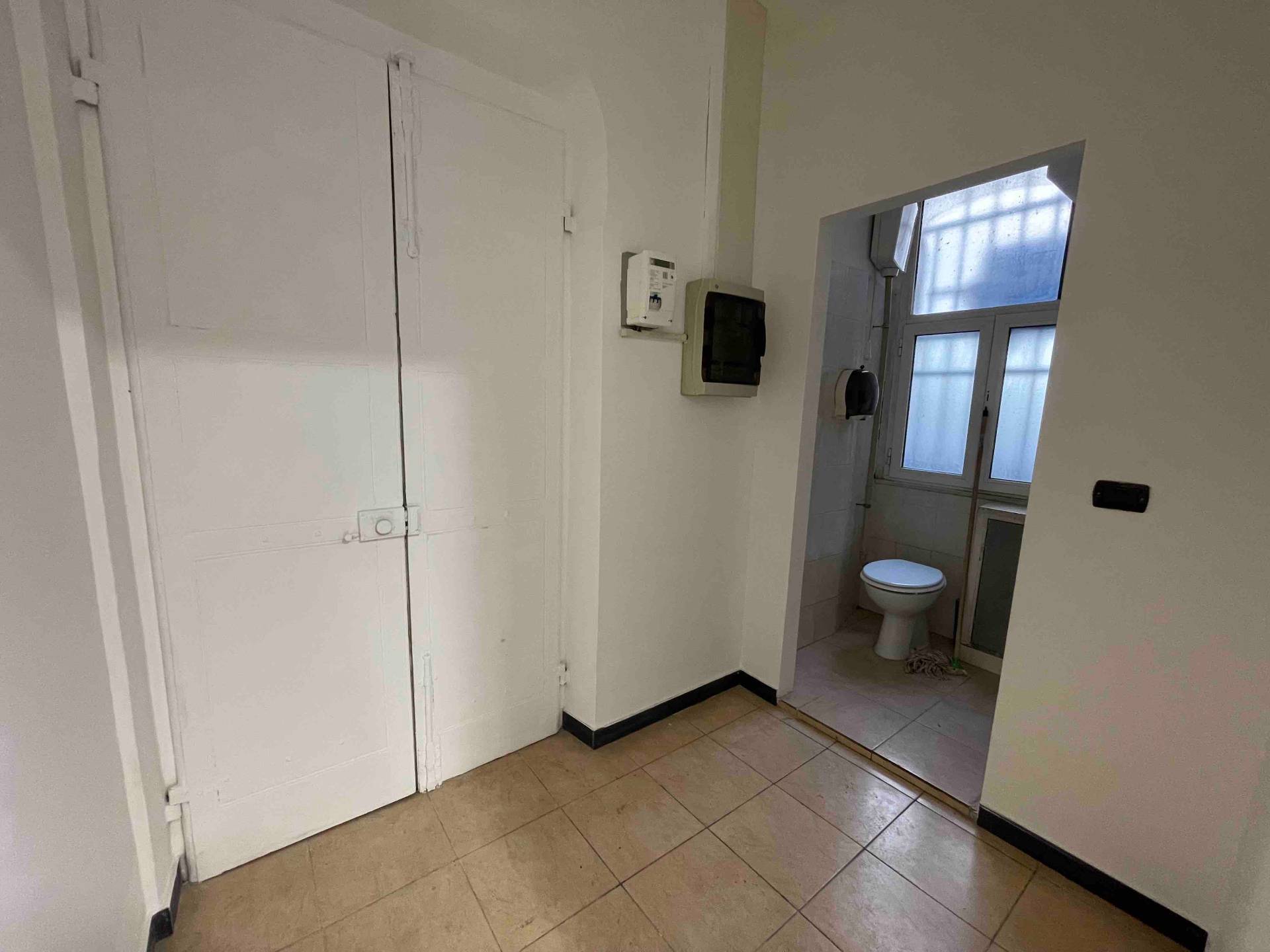 Negozio in vendita a Genova, San Fruttuoso