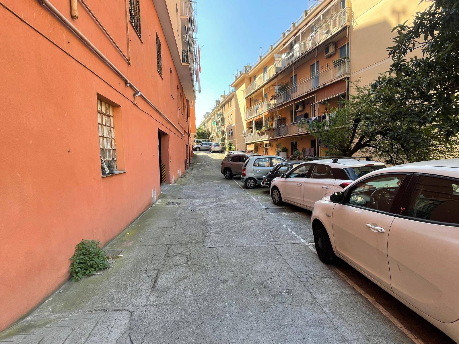 Box in vendita a Genova, Marassi