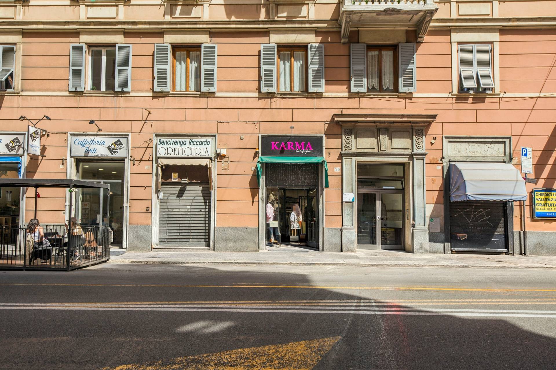 Locale commerciale in vendita a Genova, San Fruttuoso