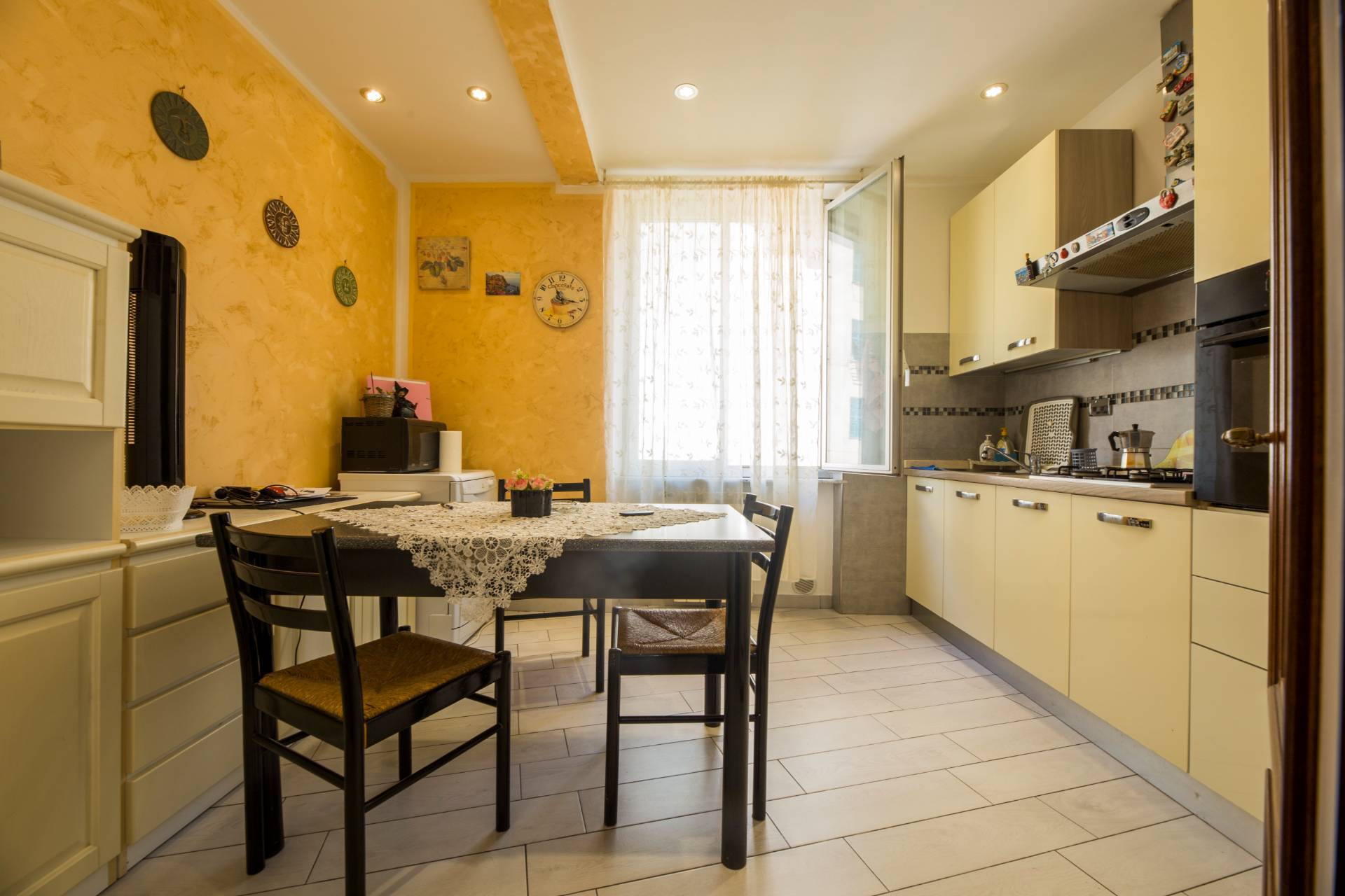 Appartamento in vendita a Genova, Rivarolo