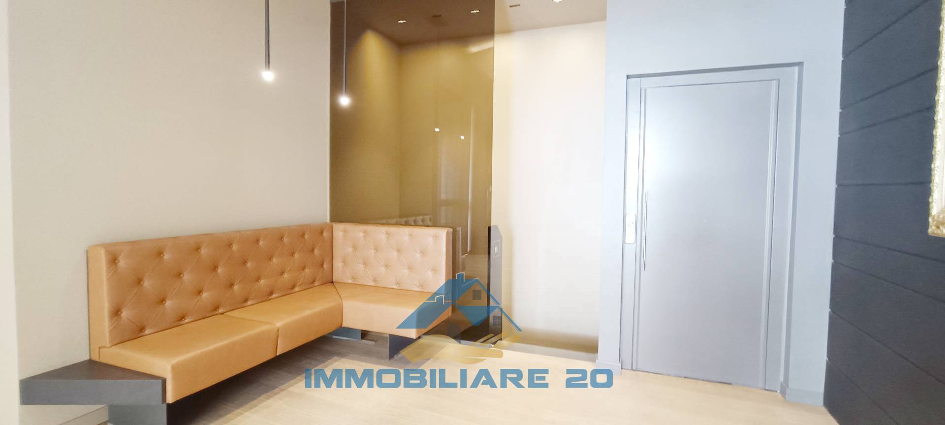 Locale commerciale in vendita a Teramo, Centro