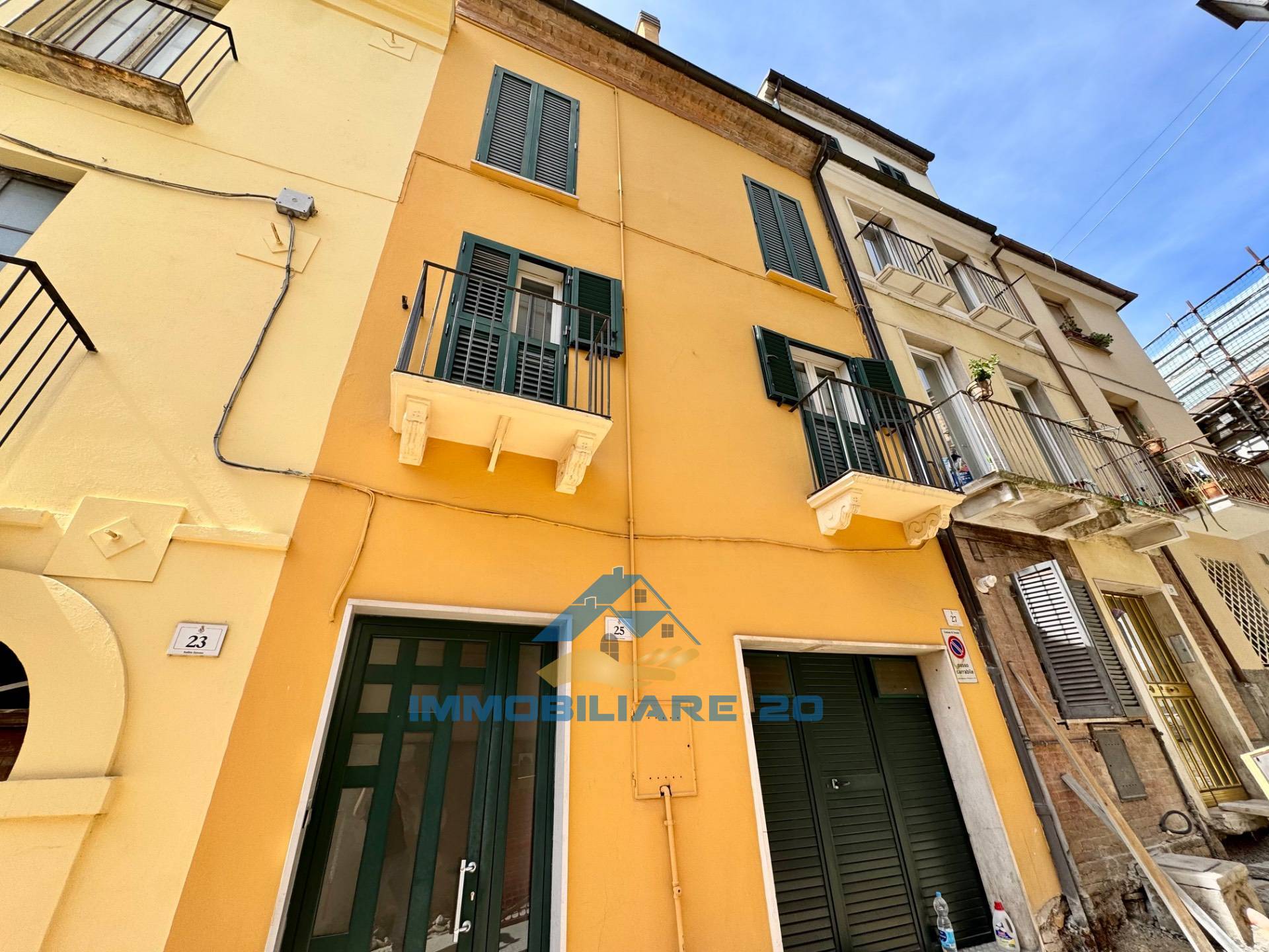 Appartamento indipendente in vendita a Teramo, Centro