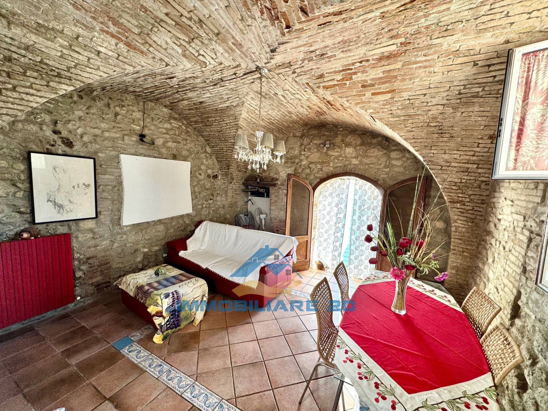 Appartamento indipendente in vendita a Teramo, Centro