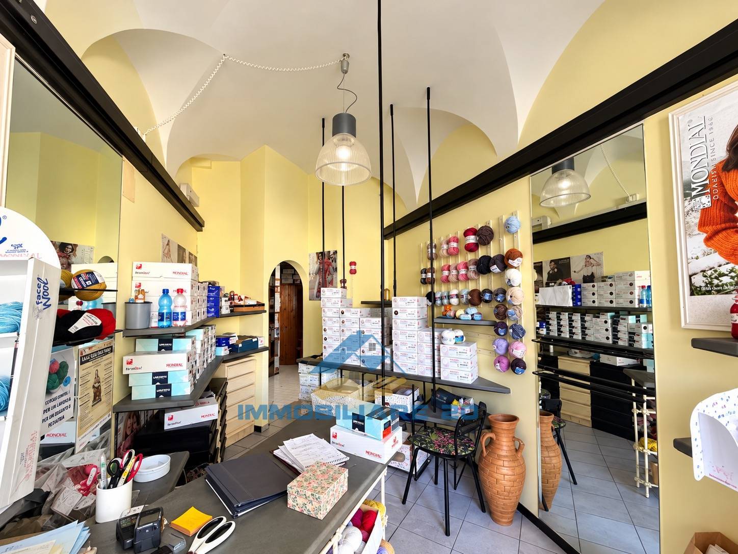 Locale commerciale in affitto a Teramo, Centro