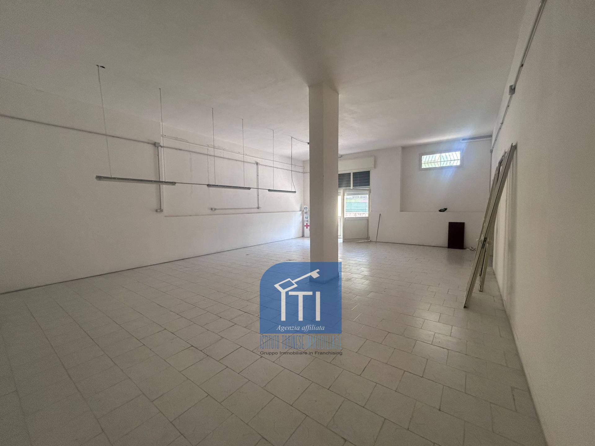 CAPANNONE INDUSTRIALE in affitto a Qualiano