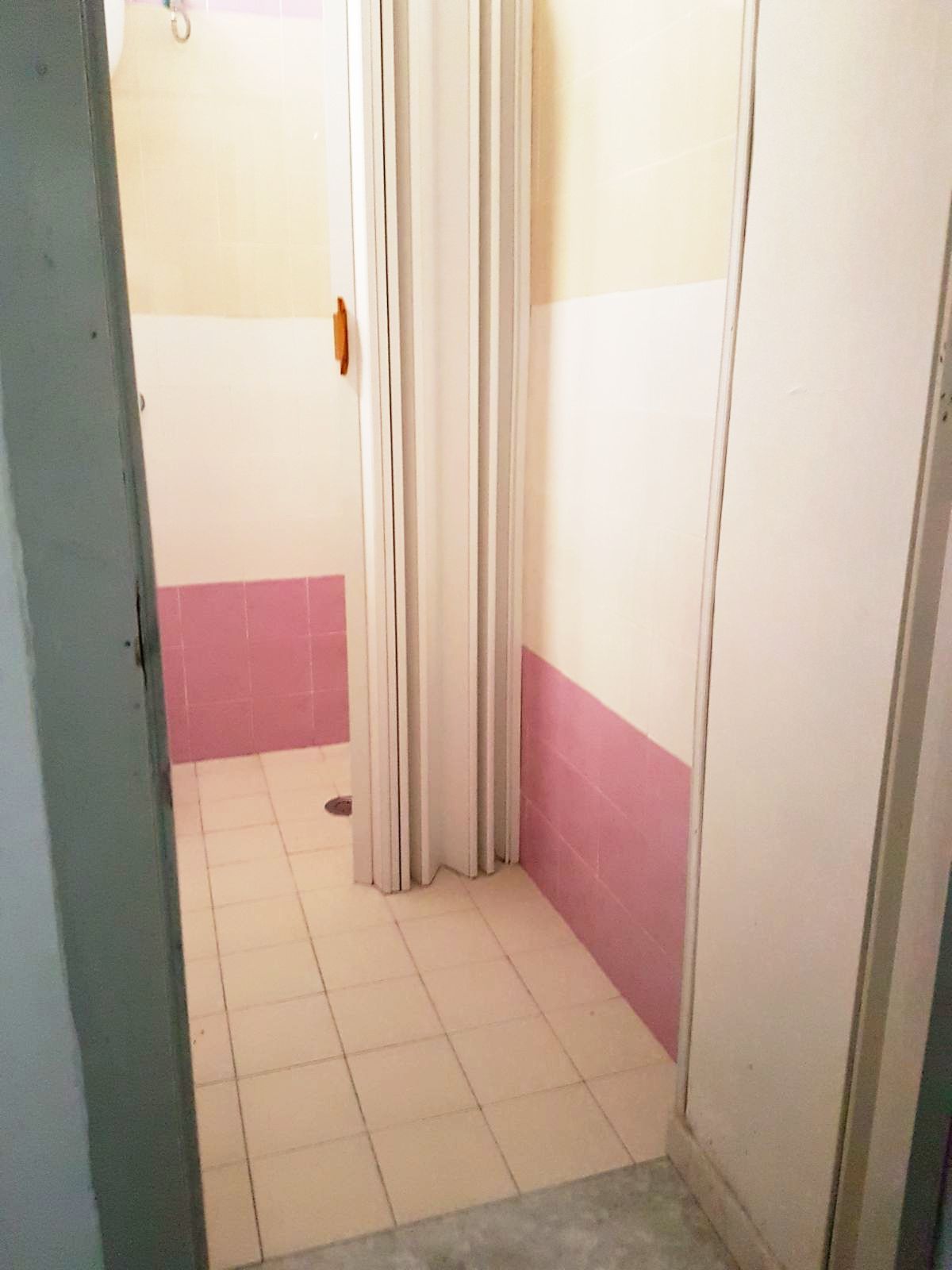 NEGOZIO in vendita a Giugliano in Campania