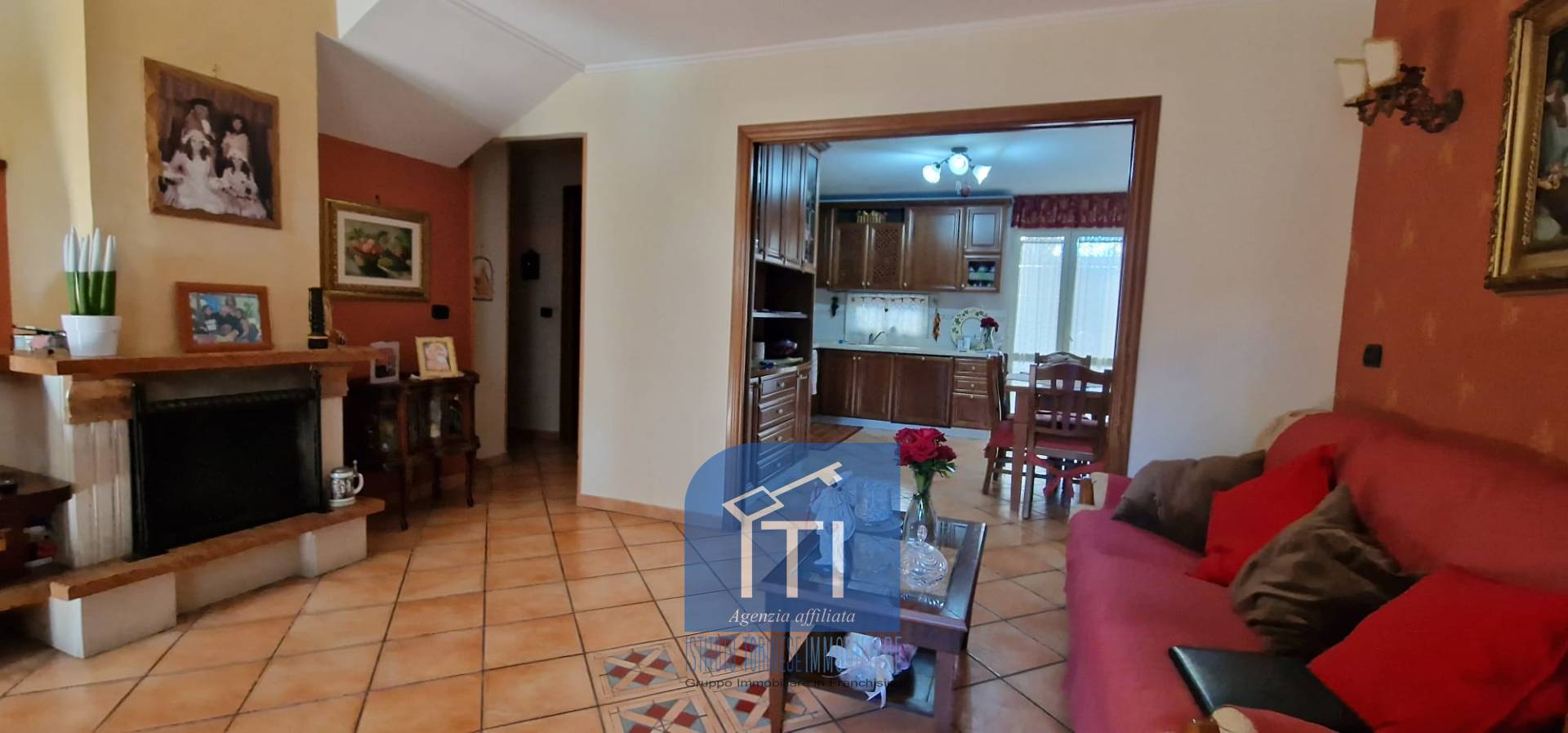 VILLINO A SCHIERA in vendita a Giugliano in Campania