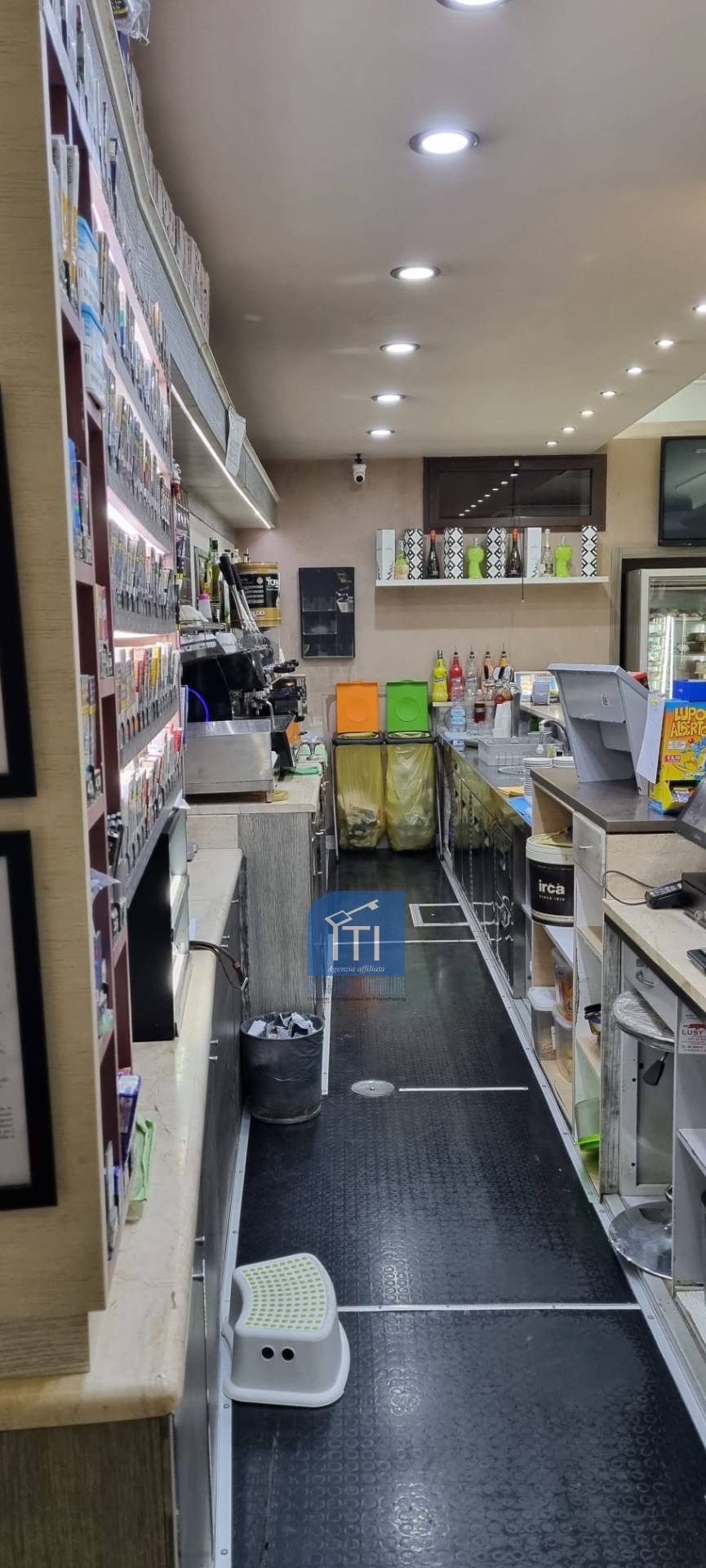 LICENZA/ATTIVITA COMM.LE in vendita a Giugliano in Campania