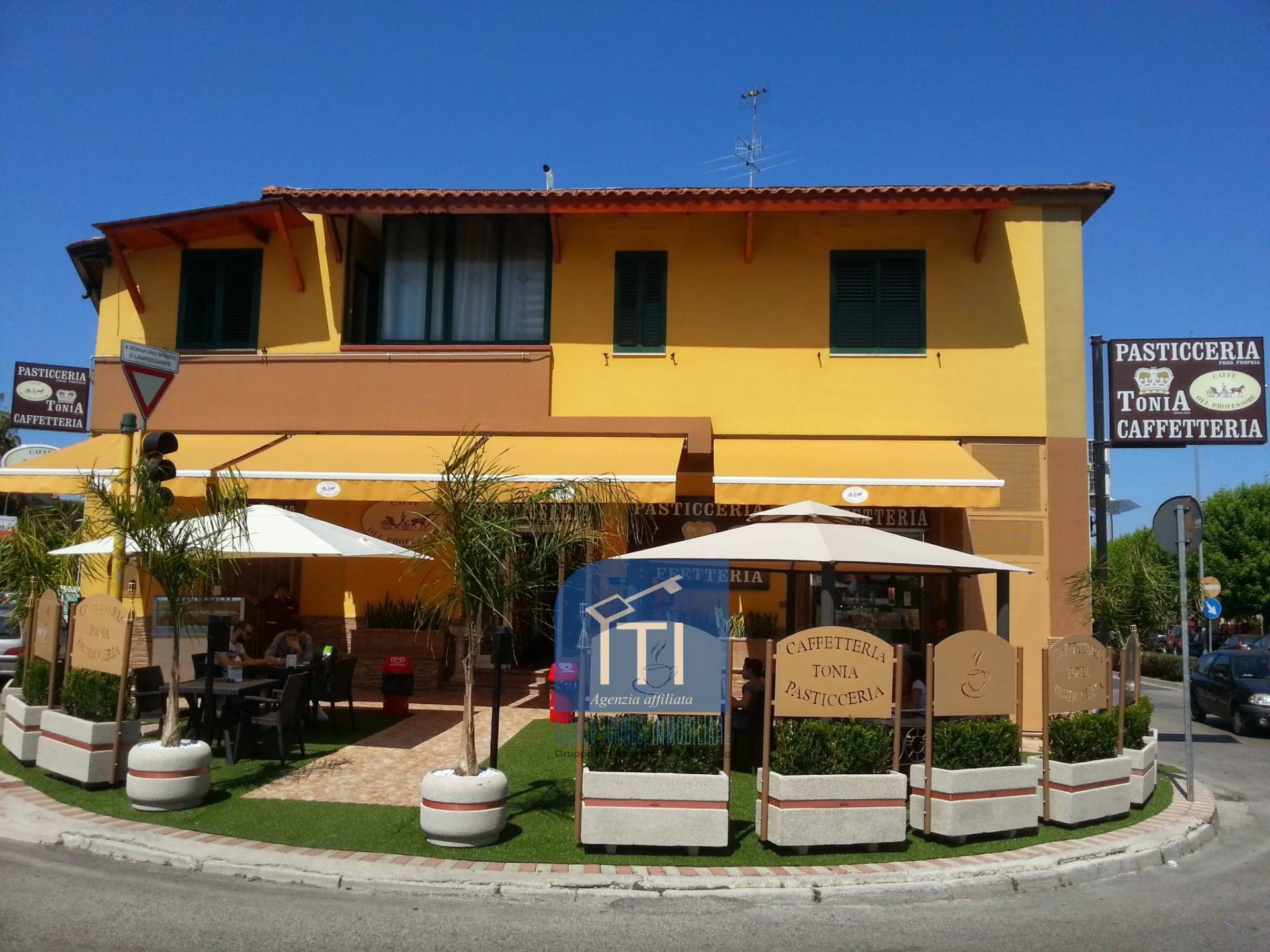 LICENZA/ATTIVITA COMM.LE in vendita a Giugliano in Campania