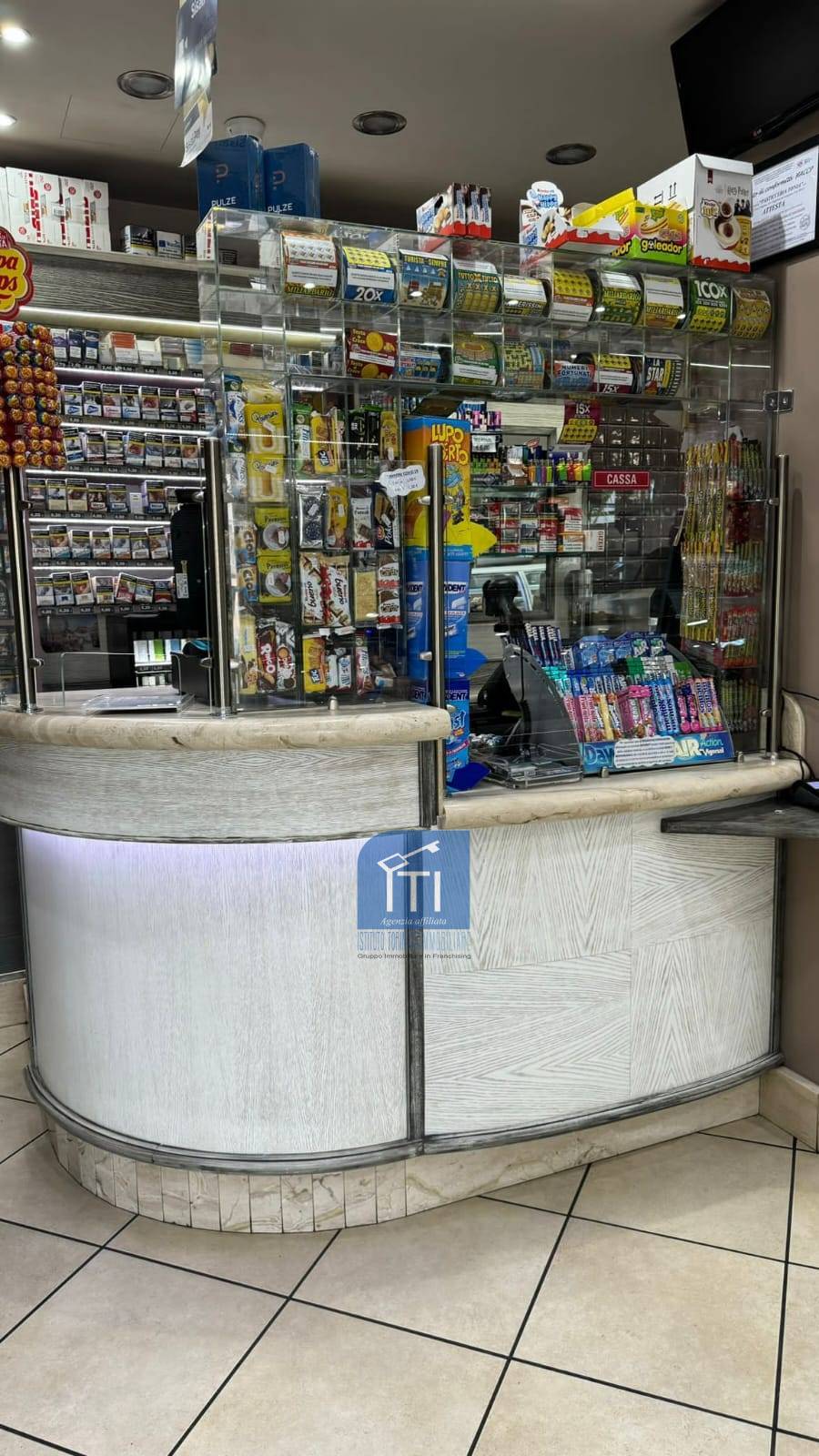 LICENZA/ATTIVITA COMM.LE in vendita a Giugliano in Campania