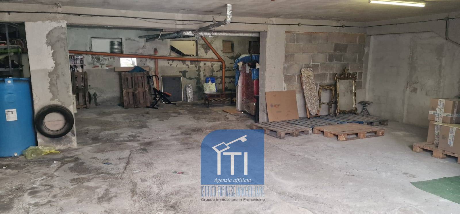 Box o garage in vendita a Qualiano