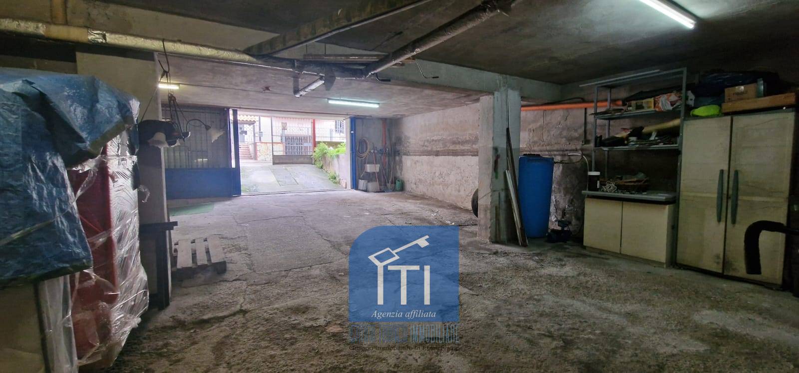 Box o garage in vendita a Qualiano