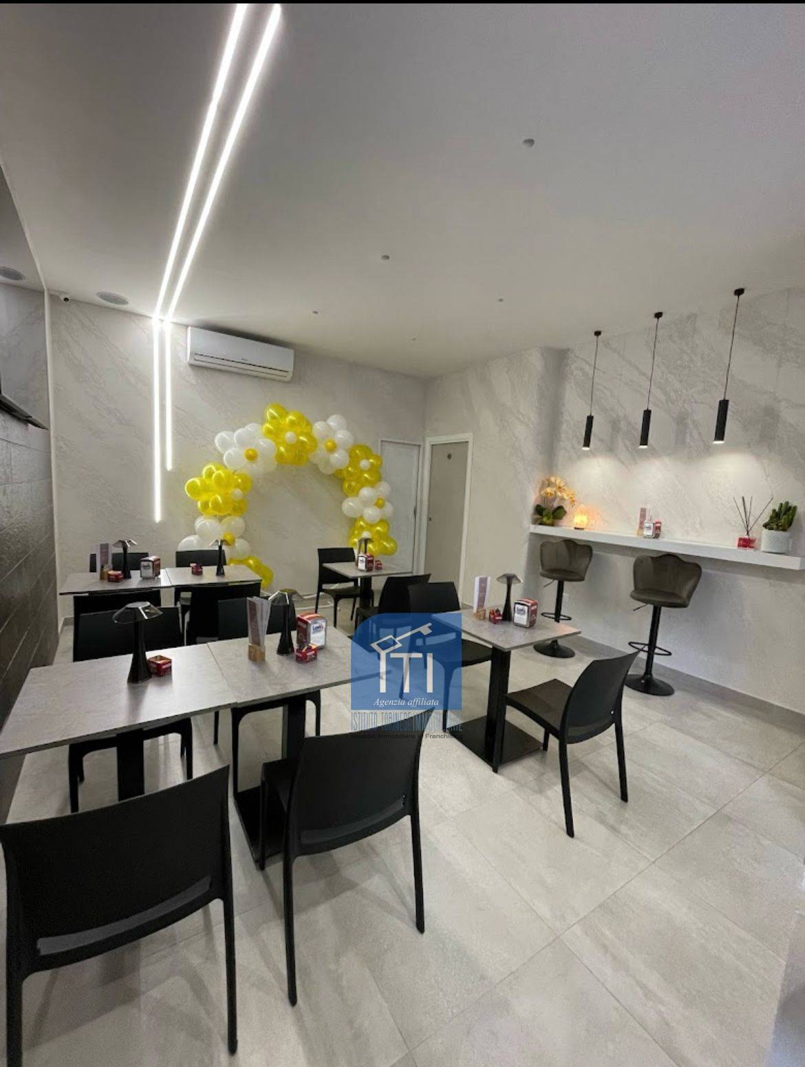 NEGOZIO in vendita a Qualiano