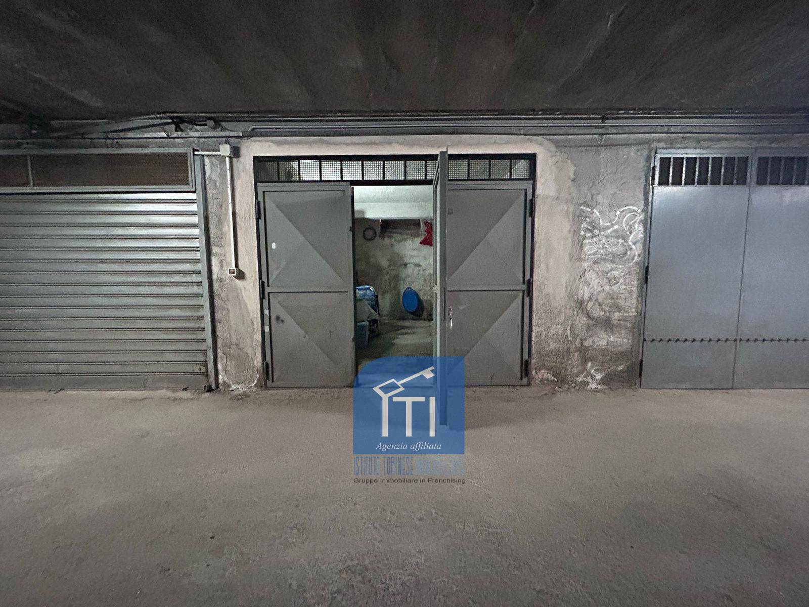 Box o garage in vendita a Marano di Napoli