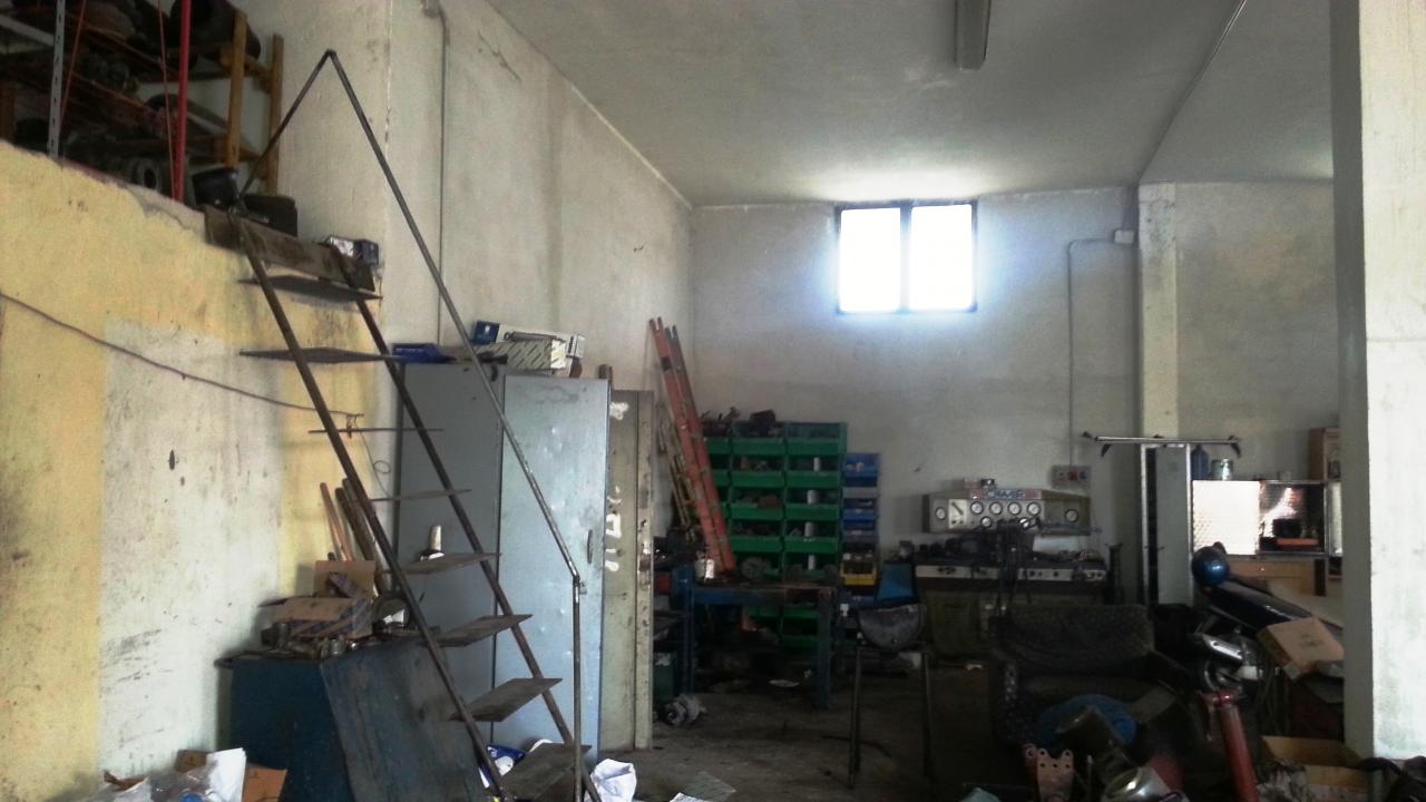 FABBRICATO INDUSTRIALE in vendita a Giugliano in Campania
