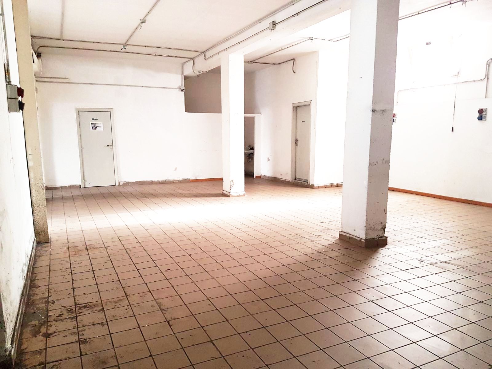 LICENZA/ATTIVITA COMM.LE in affitto a Giugliano in Campania