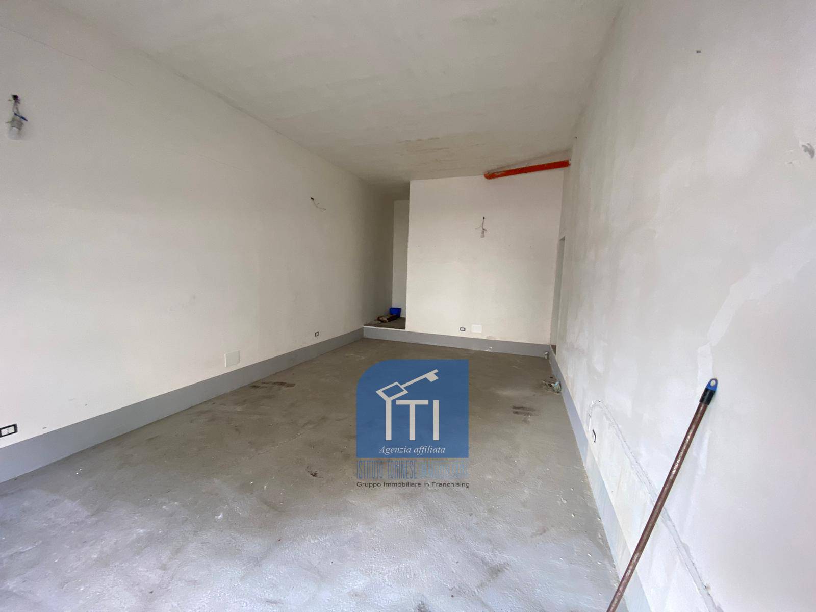 NEGOZIO in affitto a Qualiano