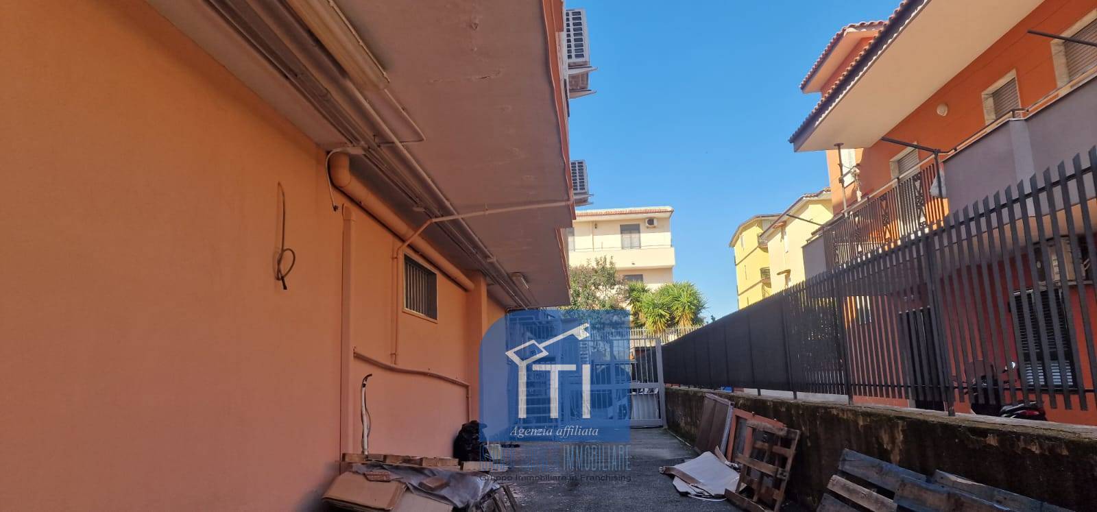 NEGOZIO in affitto a Giugliano in Campania, Licola