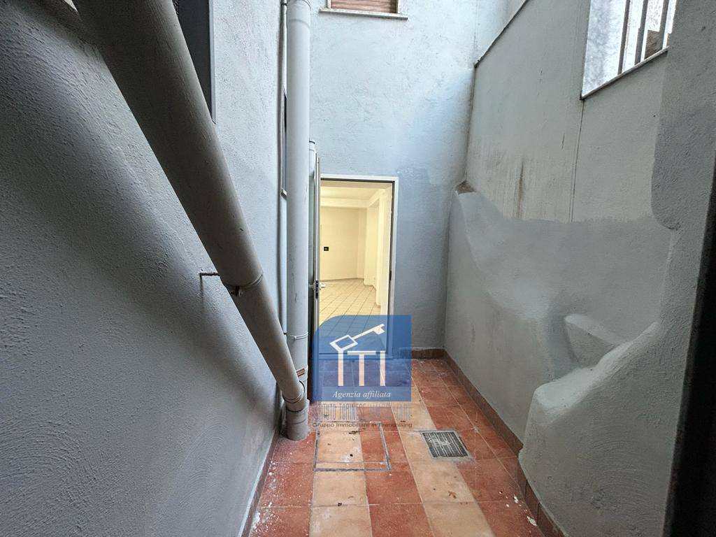 NEGOZIO in affitto a Qualiano