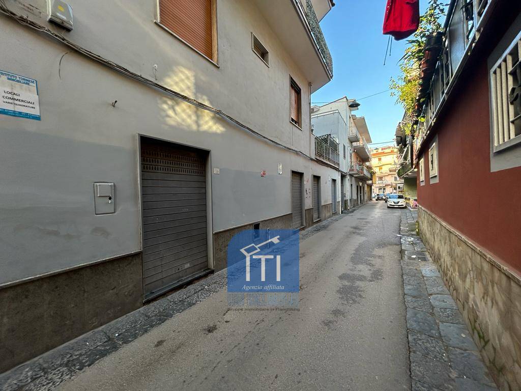 NEGOZIO in affitto a Qualiano