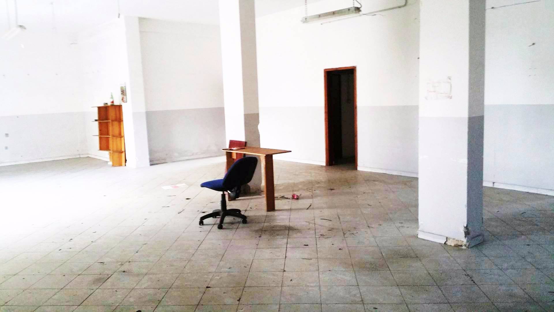 FABBRICATO INDUSTRIALE in vendita a Mugnano di Napoli