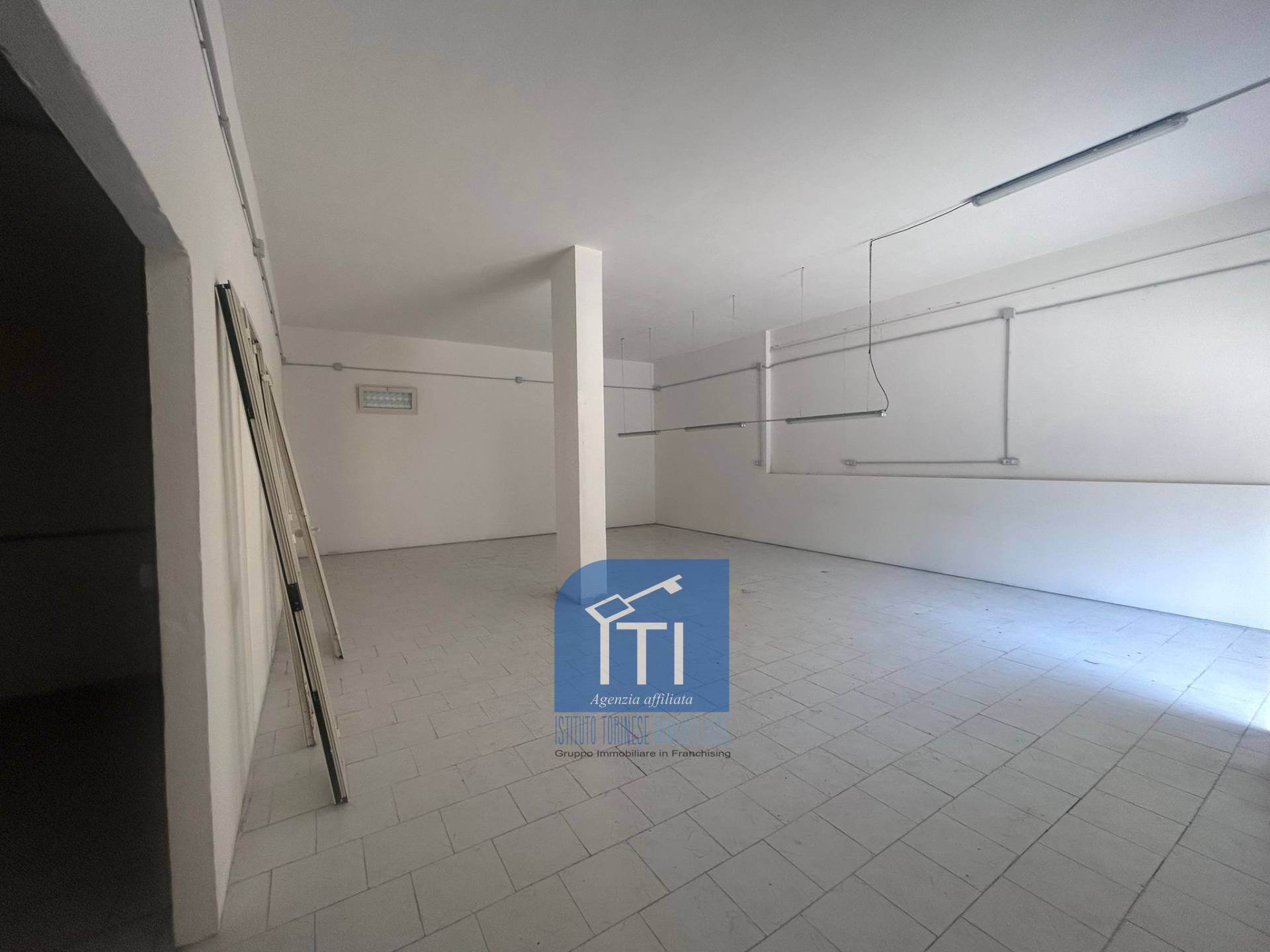 CAPANNONE INDUSTRIALE in affitto a Qualiano