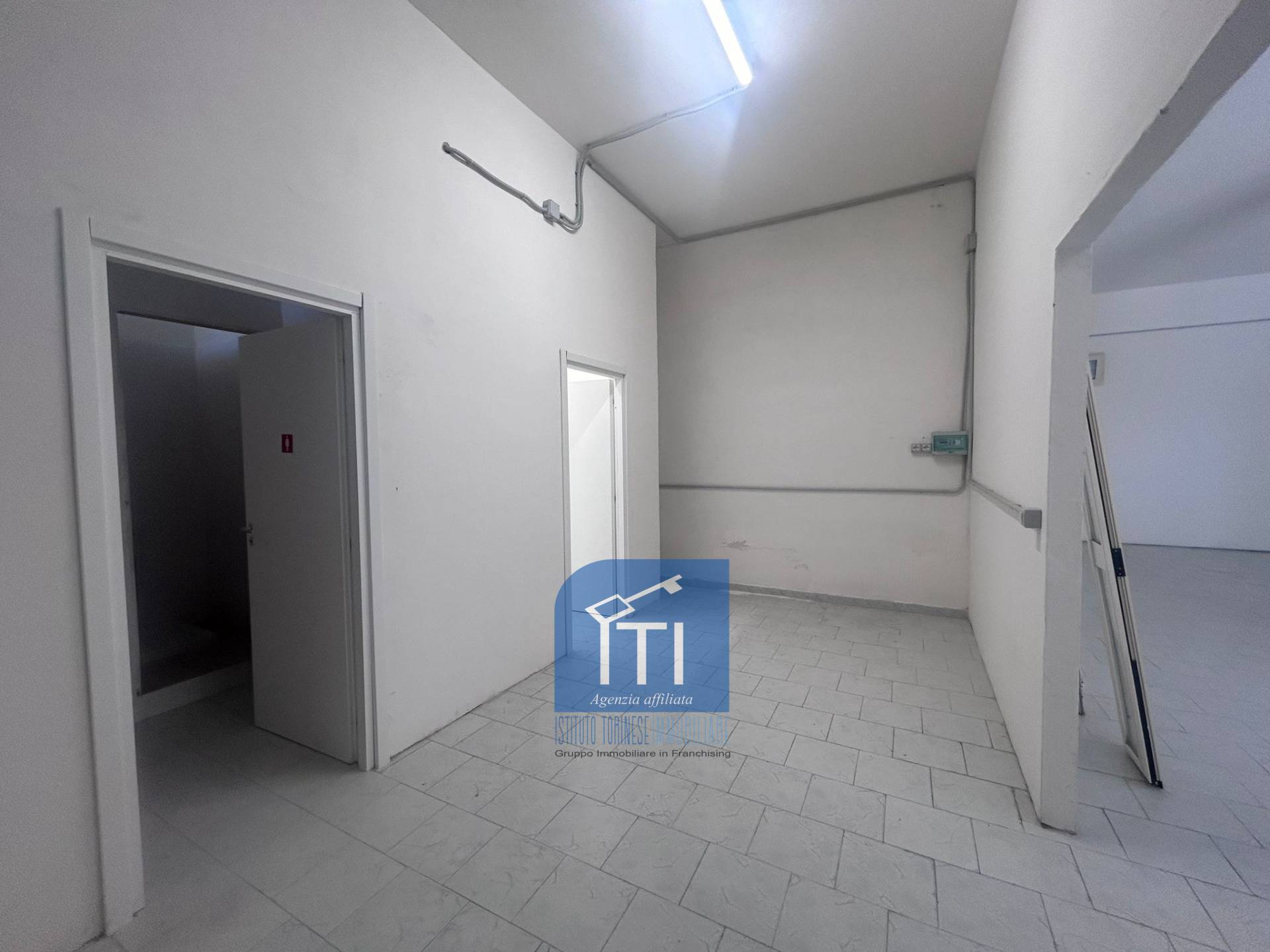 CAPANNONE INDUSTRIALE in affitto a Qualiano