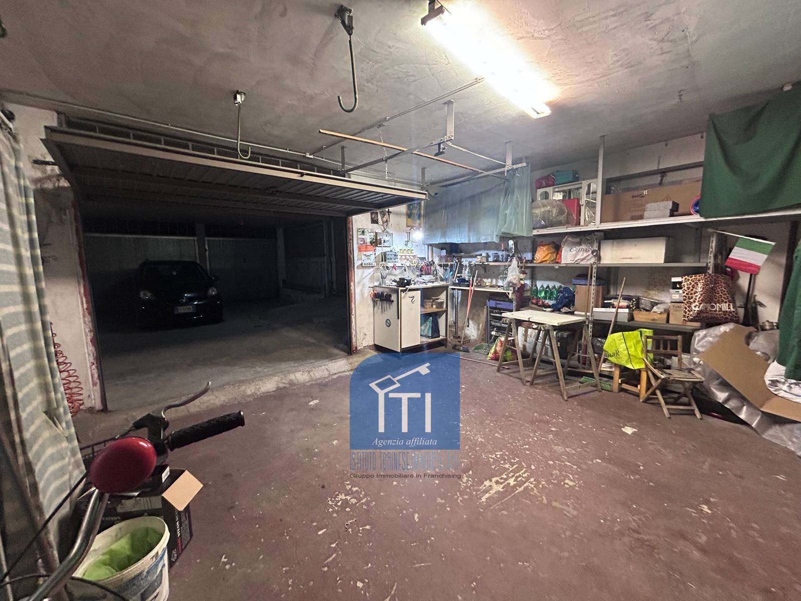 Box o garage in vendita a Qualiano