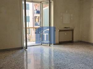 TRILOCALE in vendita a Napoli, Arenella