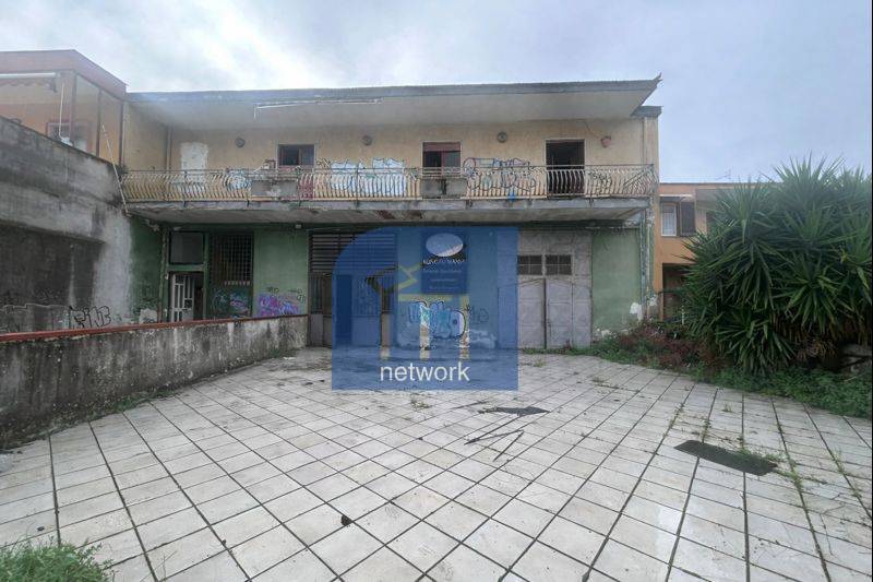 NEGOZIO in affitto a Qualiano