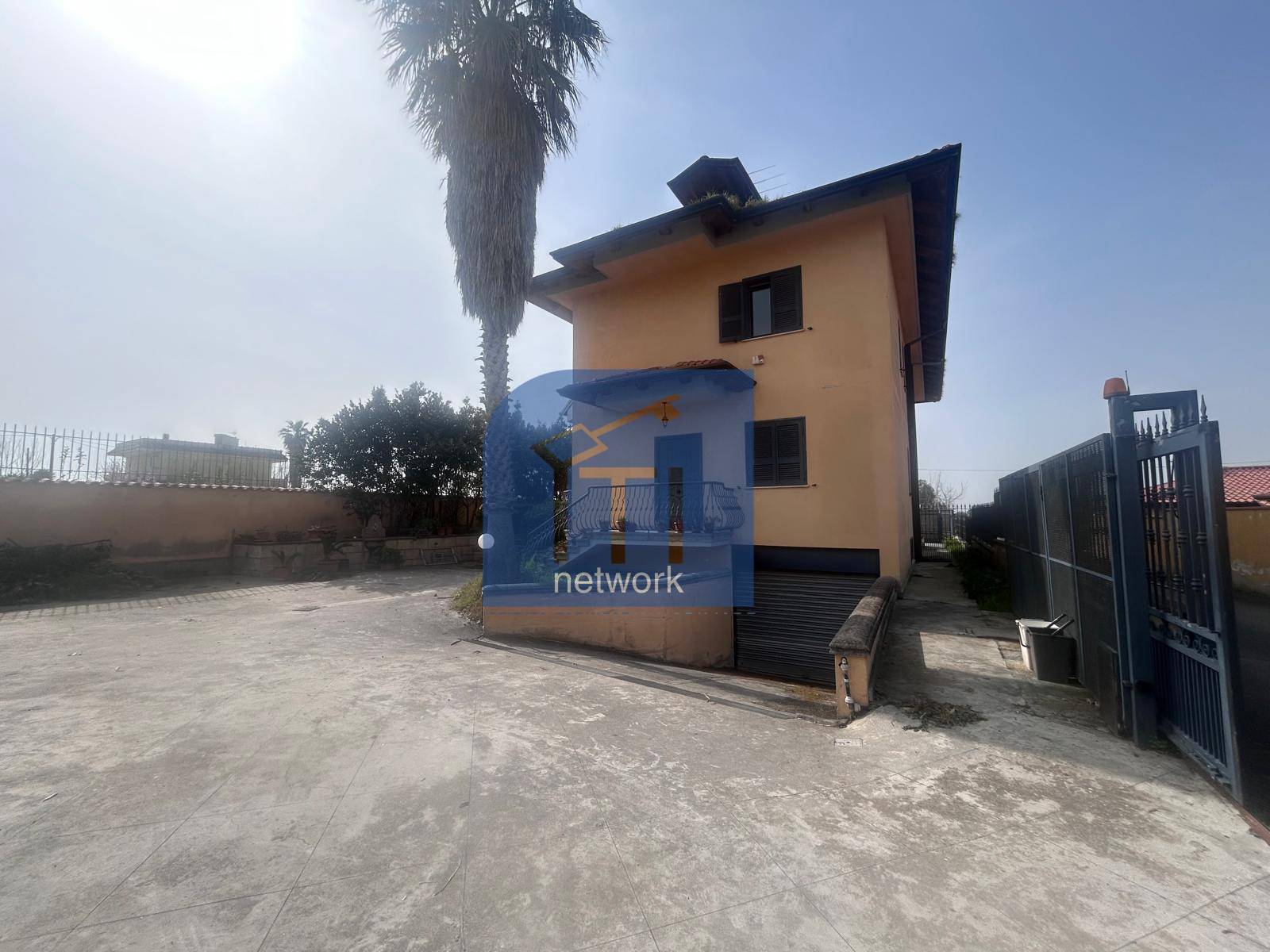 VILLA BIFAMILIARE in affitto a Giugliano in Campania, Varcaturo