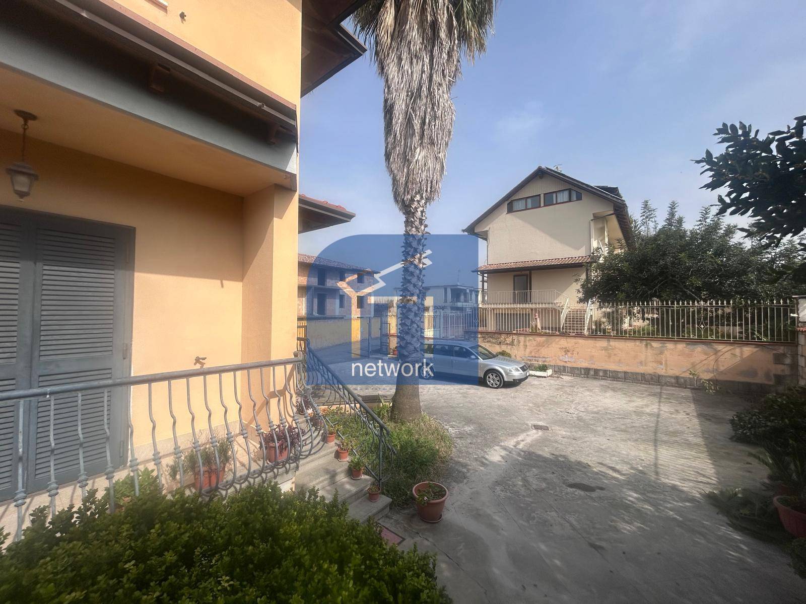 VILLA BIFAMILIARE in affitto a Giugliano in Campania, Varcaturo